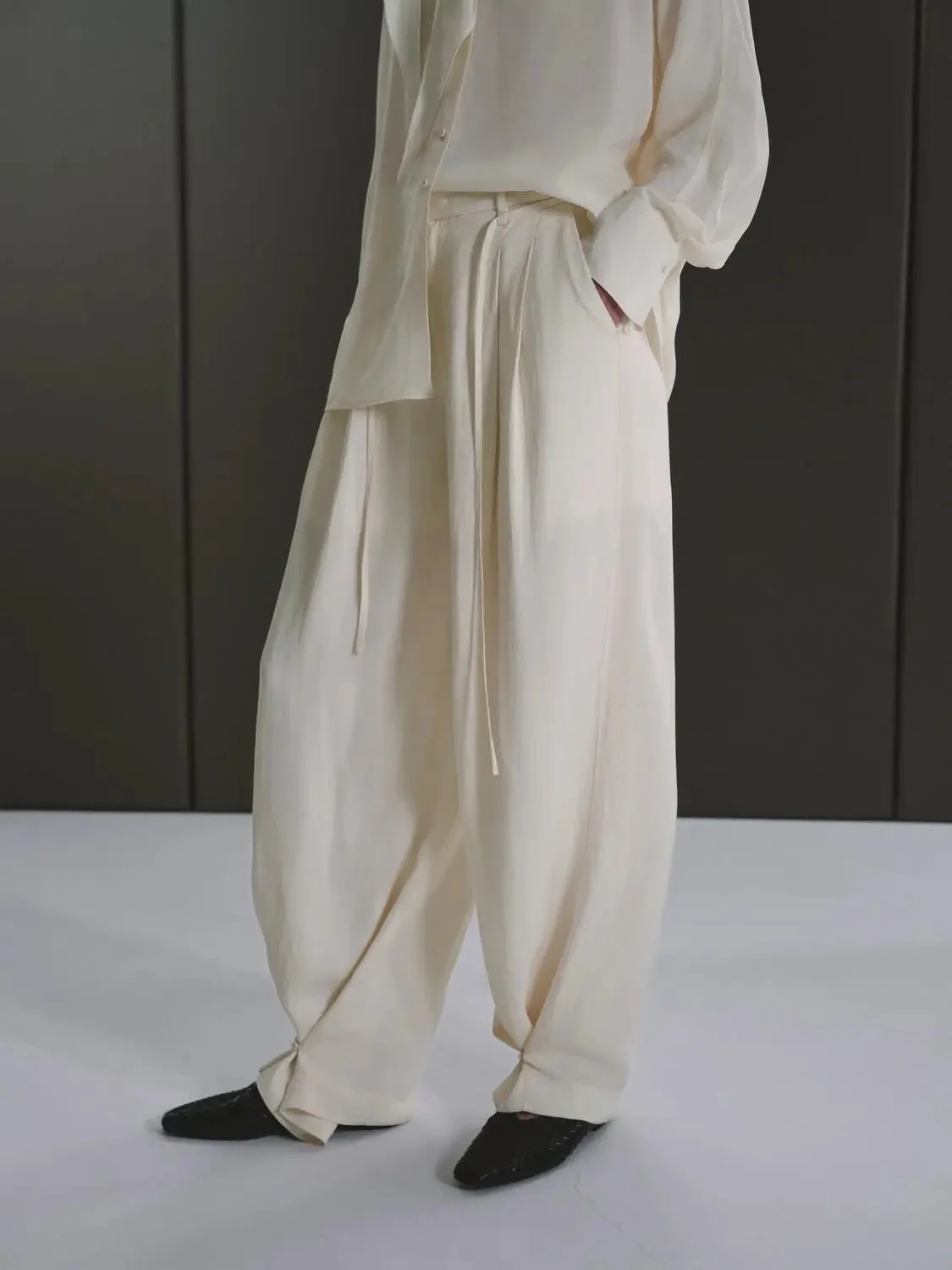 Viscose Linen String Detail Pleated Wide Leg Pants