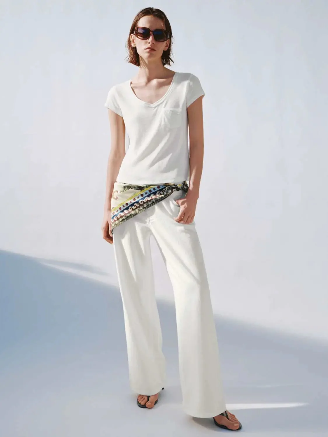 14160-embroidered-patch-pocket-cotton-linen-t-shirt-5.webp Embroidered Patch Pocket Cotton Linen T Shirt