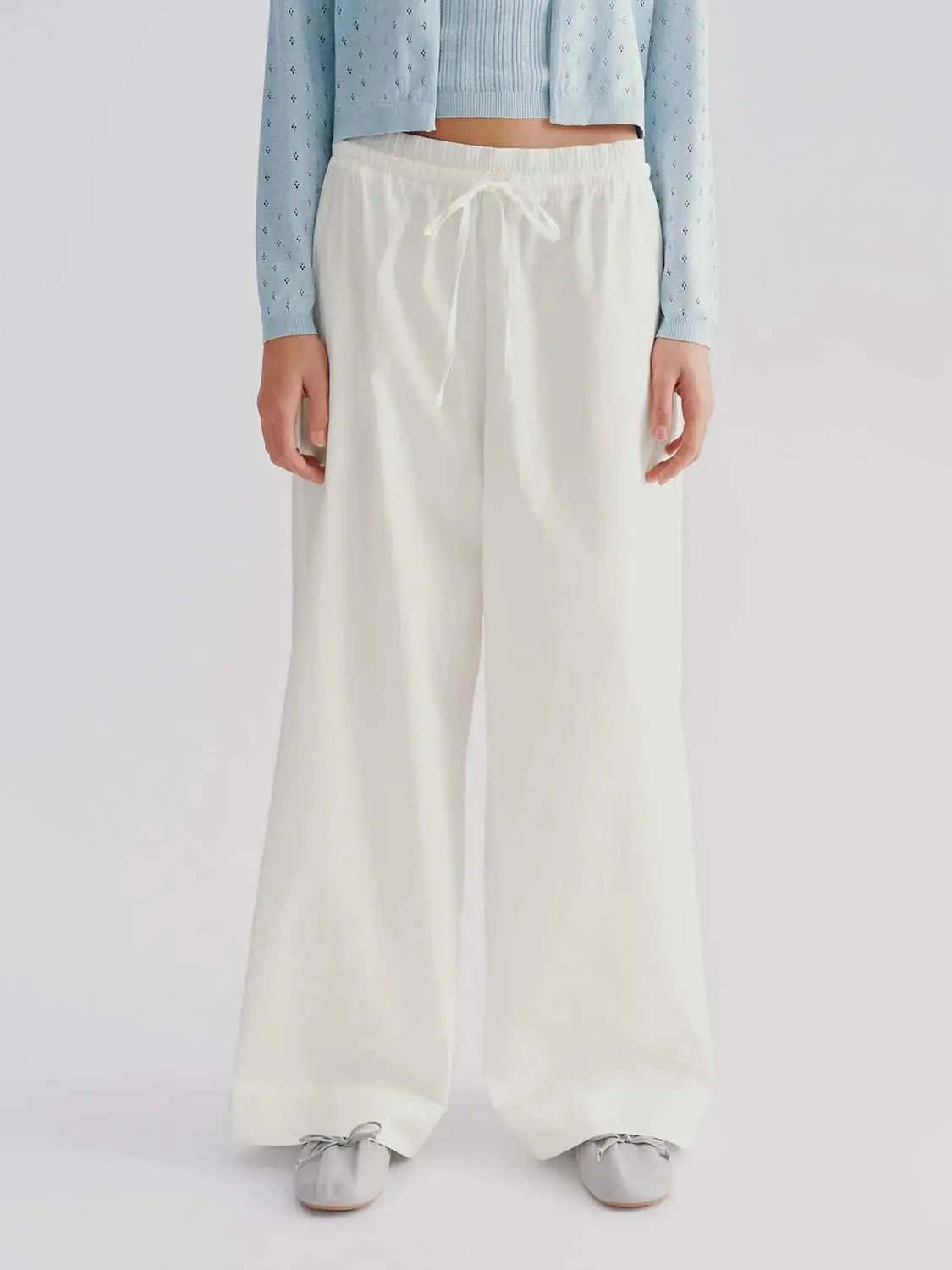 14209-cotton-blend-lightweight-drawstring-wide-leg-pants-1.webp Cotton Blend Lightweight Drawstring Wide Leg Pants
