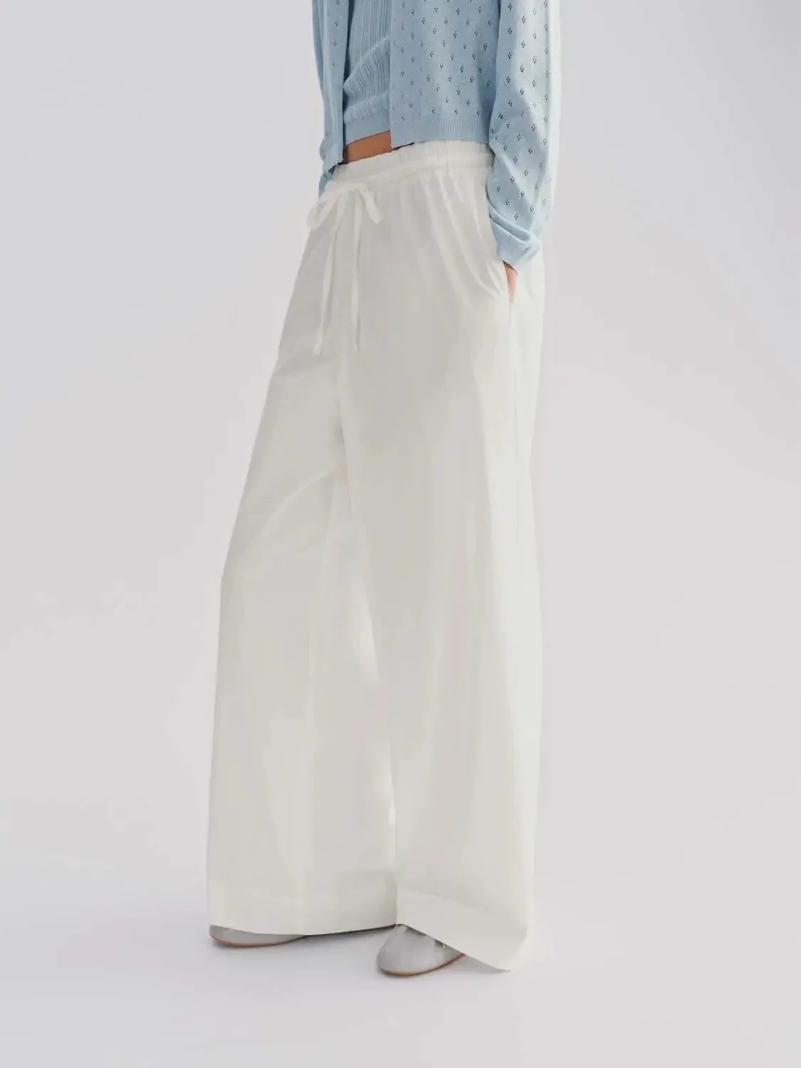 14209-cotton-blend-lightweight-drawstring-wide-leg-pants-3.webp Cotton Blend Lightweight Drawstring Wide Leg Pants