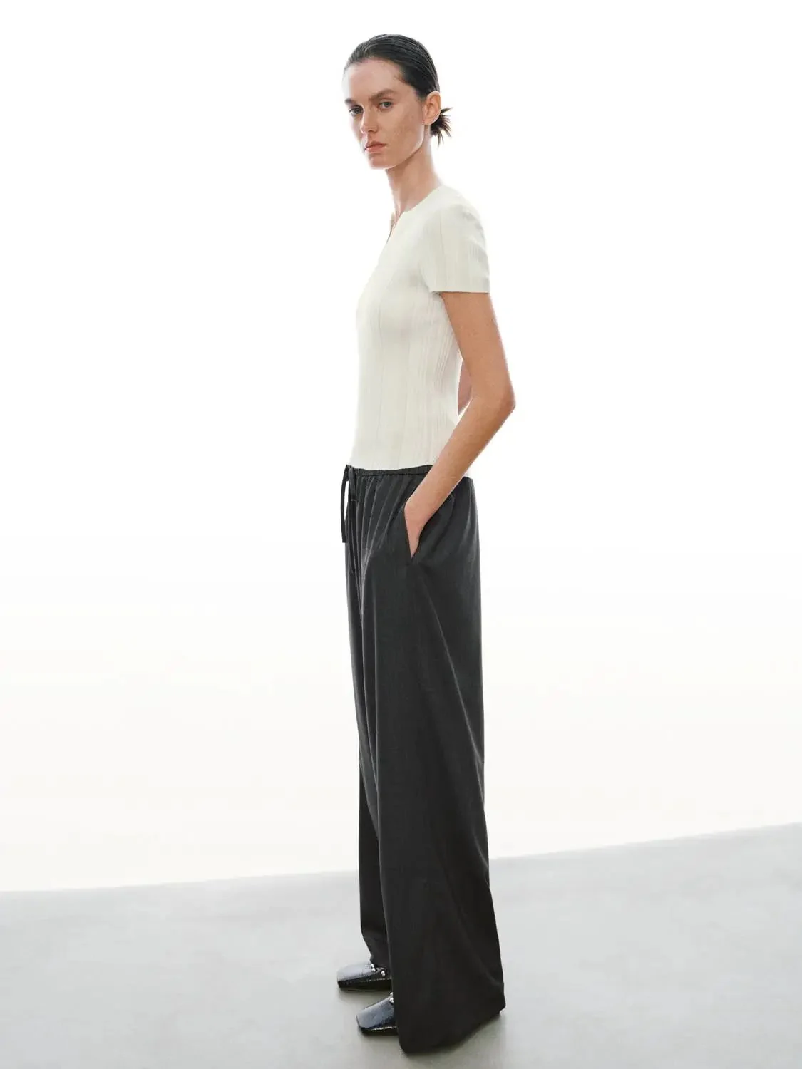 Gray Minimal Ribbed Knit V Neck Short Sleeve Top