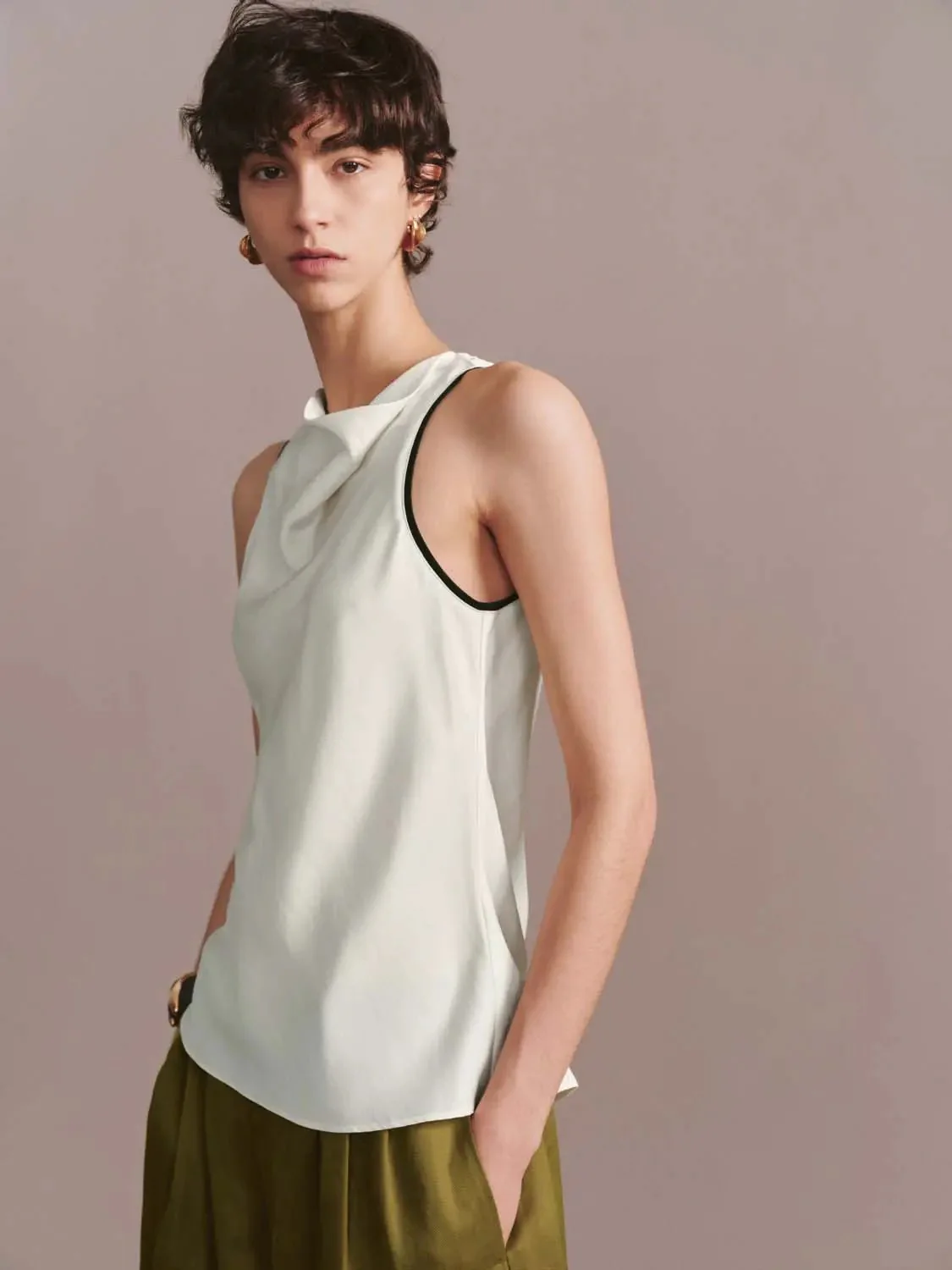 14329-viscose-lyocell-wool-blend-contrast-trim-sleeveless-shirts-2.webp Viscose Lyocell Wool Blend Contrast Trim Sleeveless Shirts