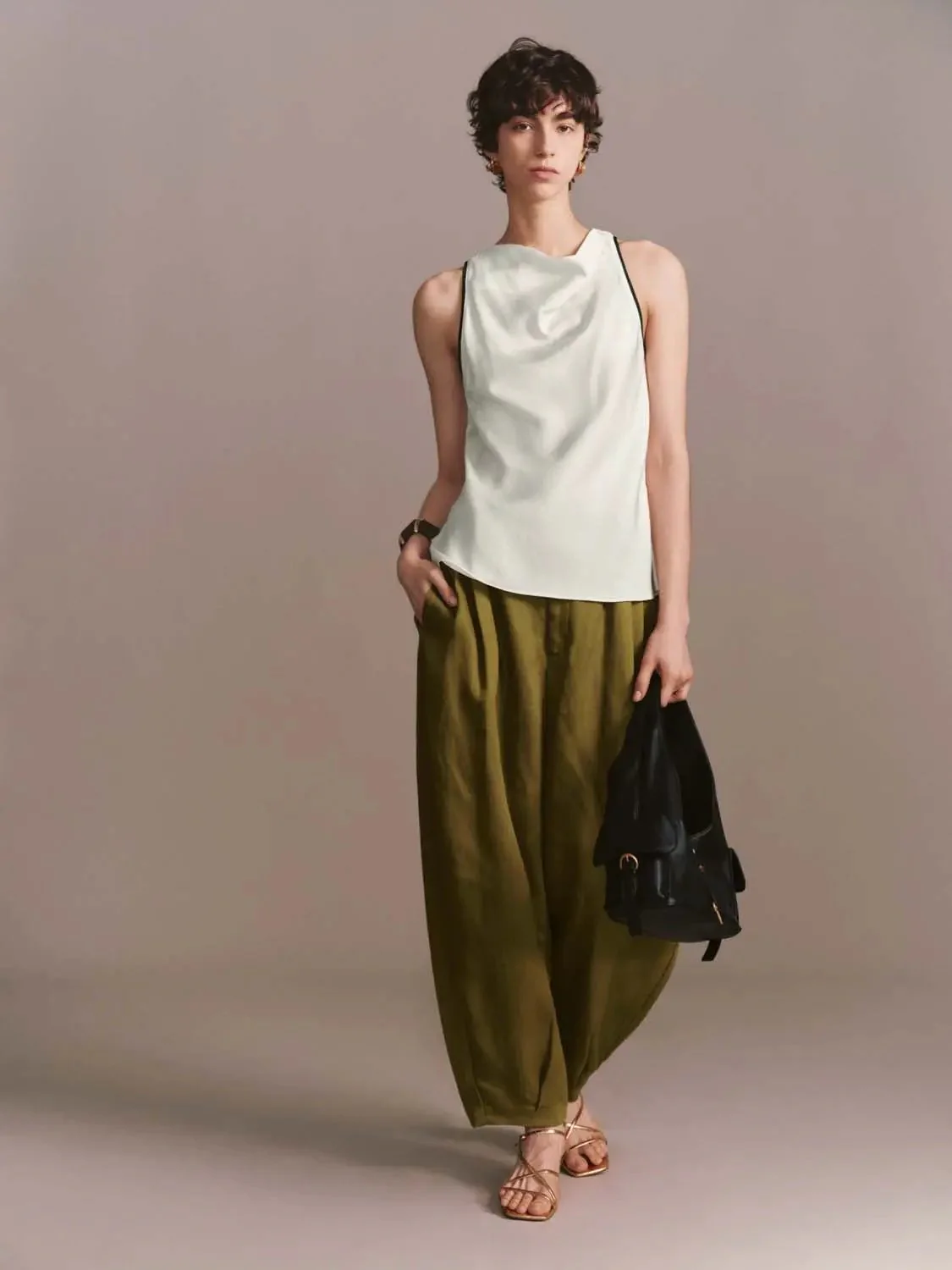 14329-viscose-lyocell-wool-blend-contrast-trim-sleeveless-shirts-4.webp Viscose Lyocell Wool Blend Contrast Trim Sleeveless Shirts