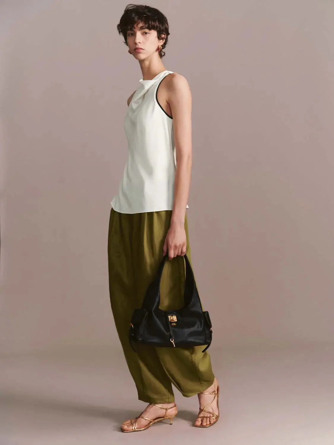 14329-viscose-lyocell-wool-blend-contrast-trim-sleeveless-shirts-5.webp Viscose Lyocell Wool Blend Contrast Trim Sleeveless Shirts