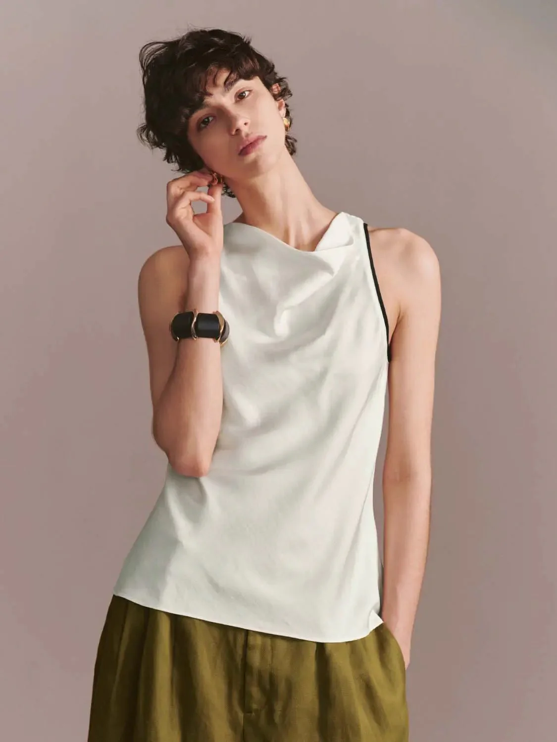 14329-viscose-lyocell-wool-blend-contrast-trim-sleeveless-shirts-9.webp Viscose Lyocell Wool Blend Contrast Trim Sleeveless Shirts