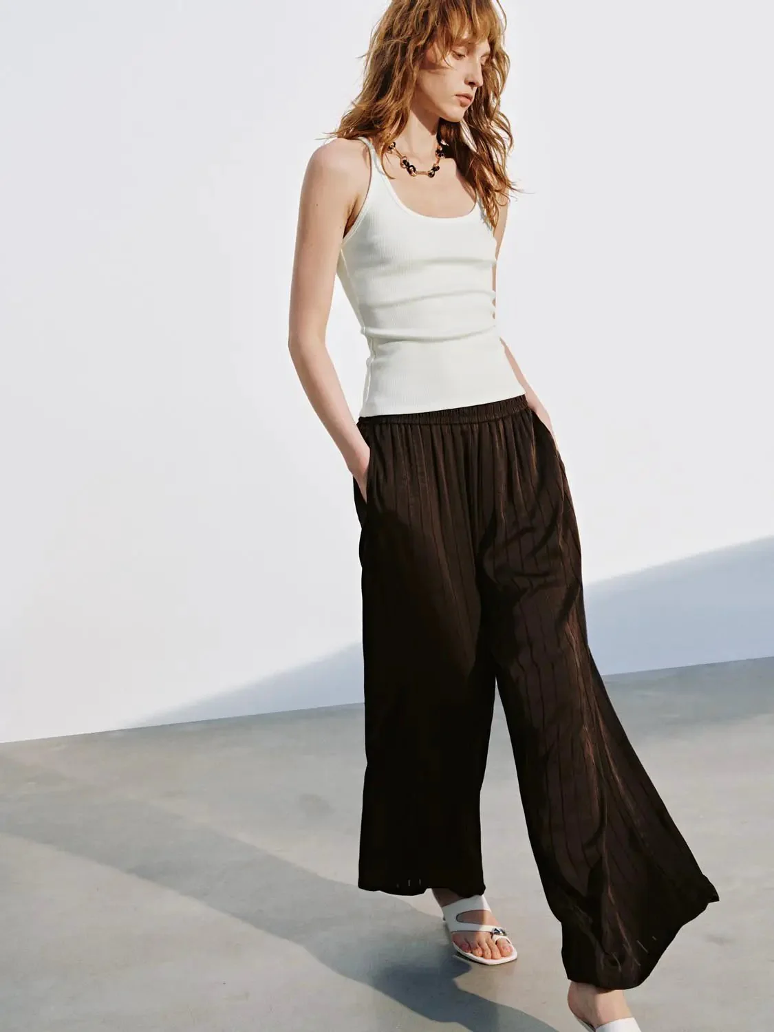14353-soft-cotton-blend-scoop-neck-lace-detailing-tank-top-5.webp Soft Cotton Blend Scoop Neck Lace Detailing Tank Top