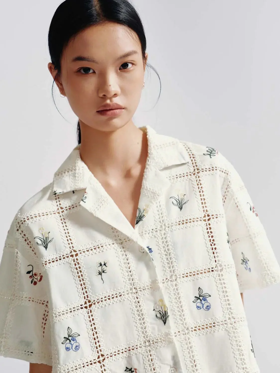 Embroidered Crochet Detail Check Short Sleeve Shirts