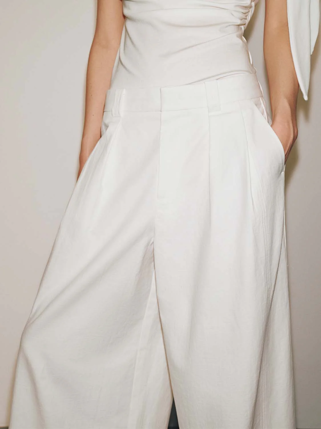 14381-pleat-detail-wide-leg-pants-4.webp Pleat Detail Wide Leg Pants