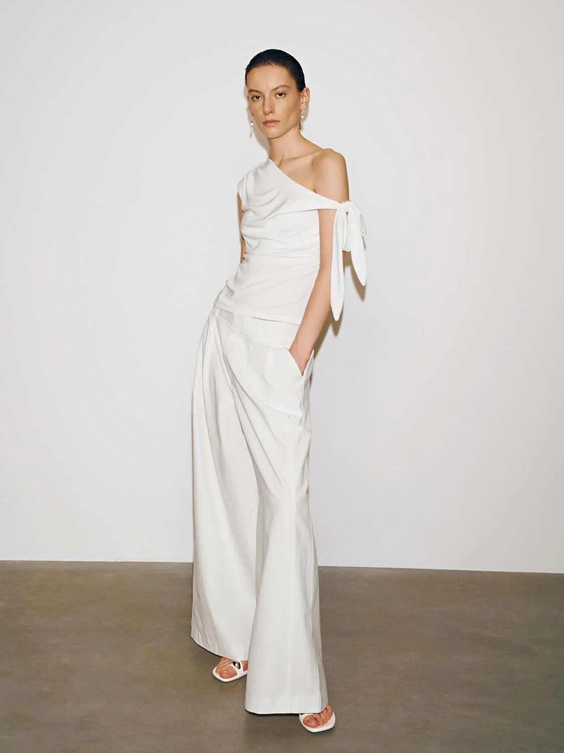 14381-pleat-detail-wide-leg-pants-6.webp Pleat Detail Wide Leg Pants