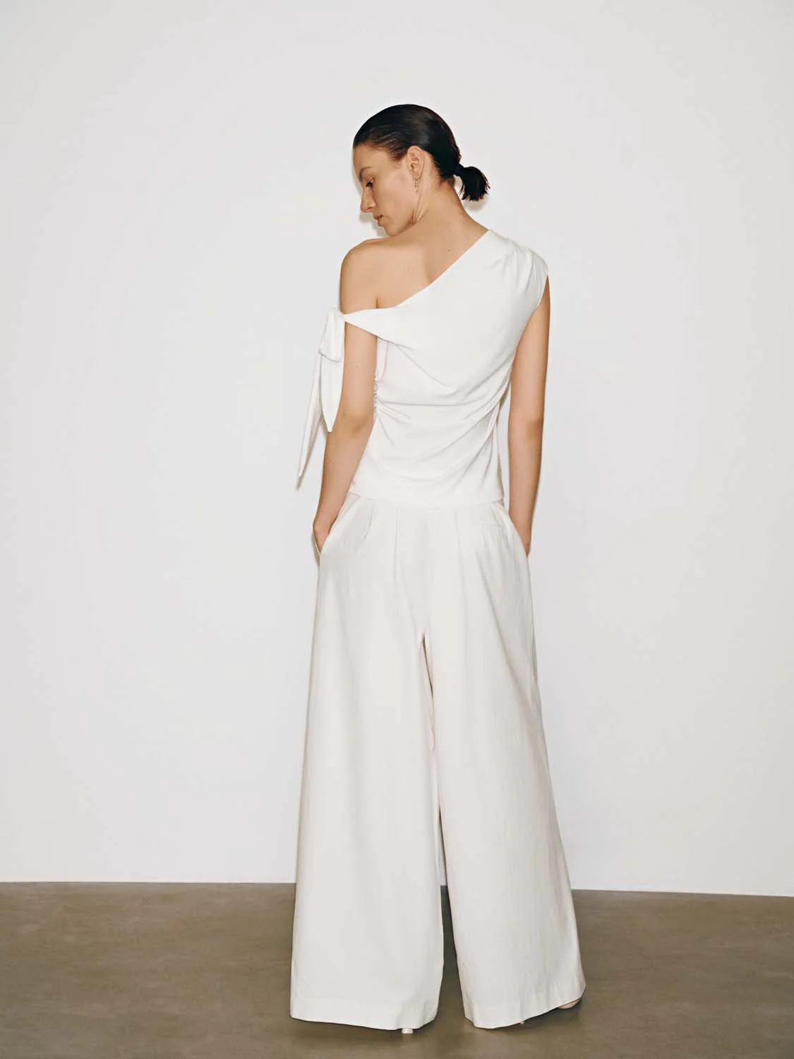 14381-pleat-detail-wide-leg-pants-7.webp Pleat Detail Wide Leg Pants