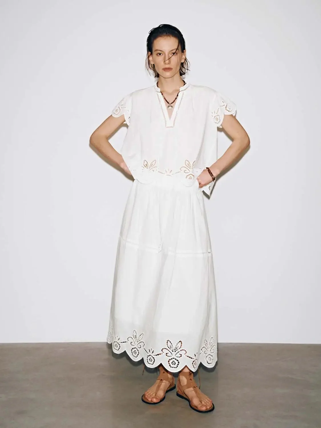 14437-guipure-lace-detail-ruffle-collar-v-neck-short-sleeve-shirts-4.webp Guipure Lace Detail Ruffle Collar V-Neck Short Sleeve Shirts