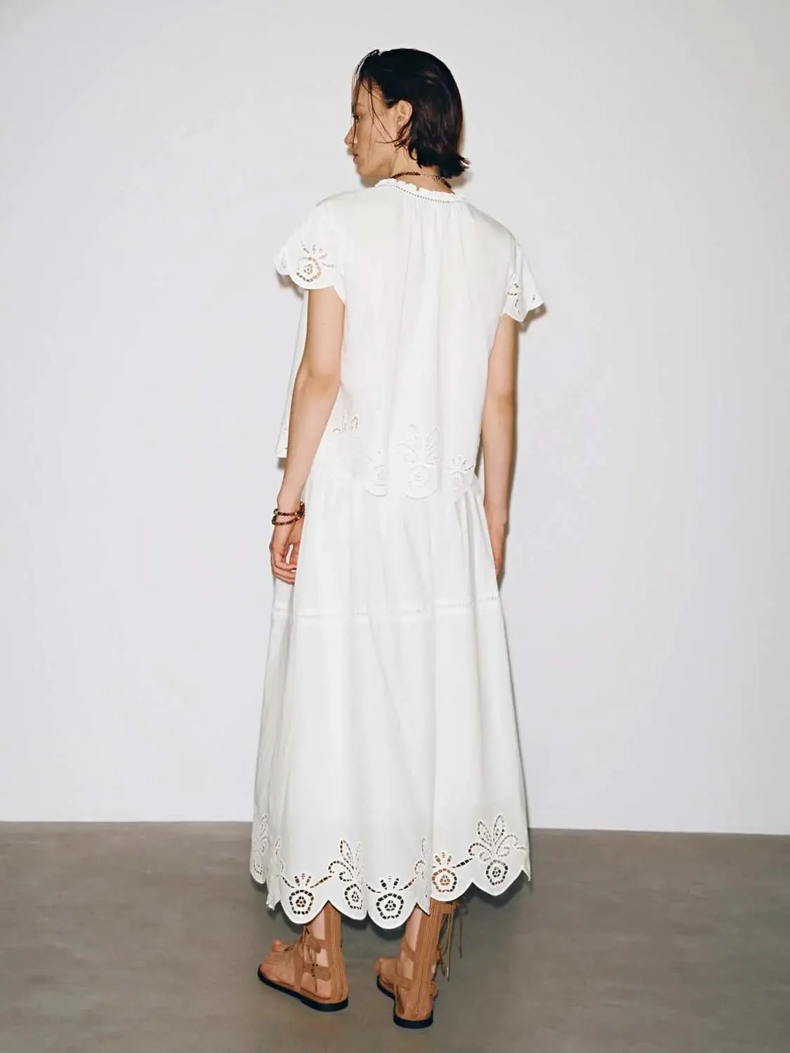 14437-guipure-lace-detail-ruffle-collar-v-neck-short-sleeve-shirts-6.webp Guipure Lace Detail Ruffle Collar V-Neck Short Sleeve Shirts