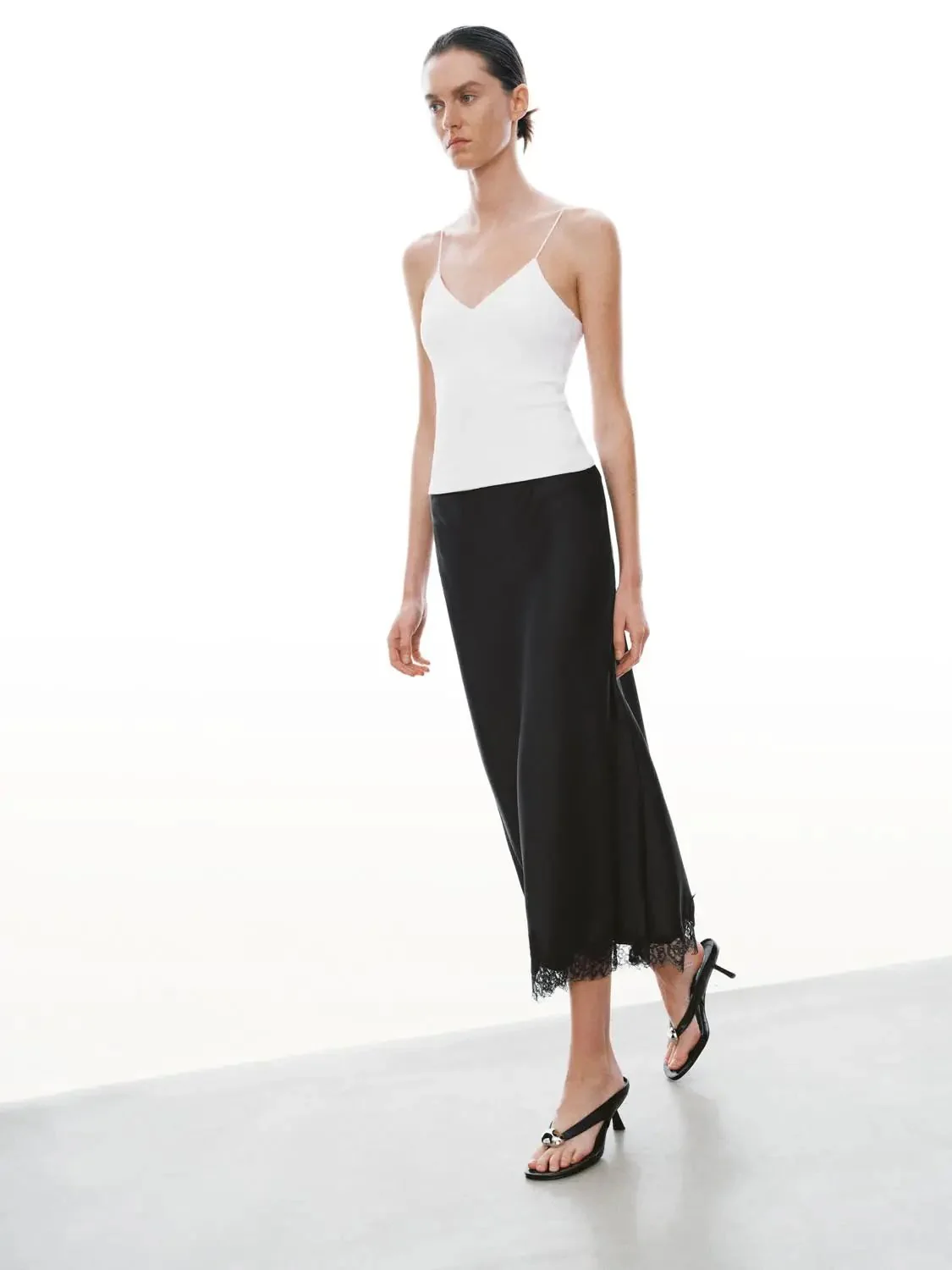 14487-cotton-blend-strappy-slim-fit-everyday-tank-top-13.webp Cotton Blend Strappy Slim Fit Everyday Tank Top