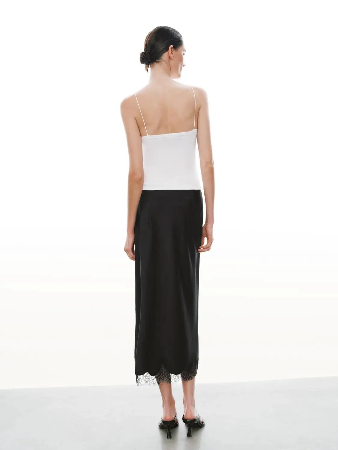 14487-cotton-blend-strappy-slim-fit-everyday-tank-top-14.webp Cotton Blend Strappy Slim Fit Everyday Tank Top
