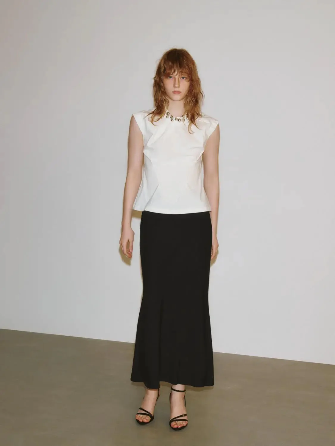 14516-metal-detail-sleeveless-pleated-overhead-shirts-5.webp Metal Detail Sleeveless Pleated Overhead Shirts