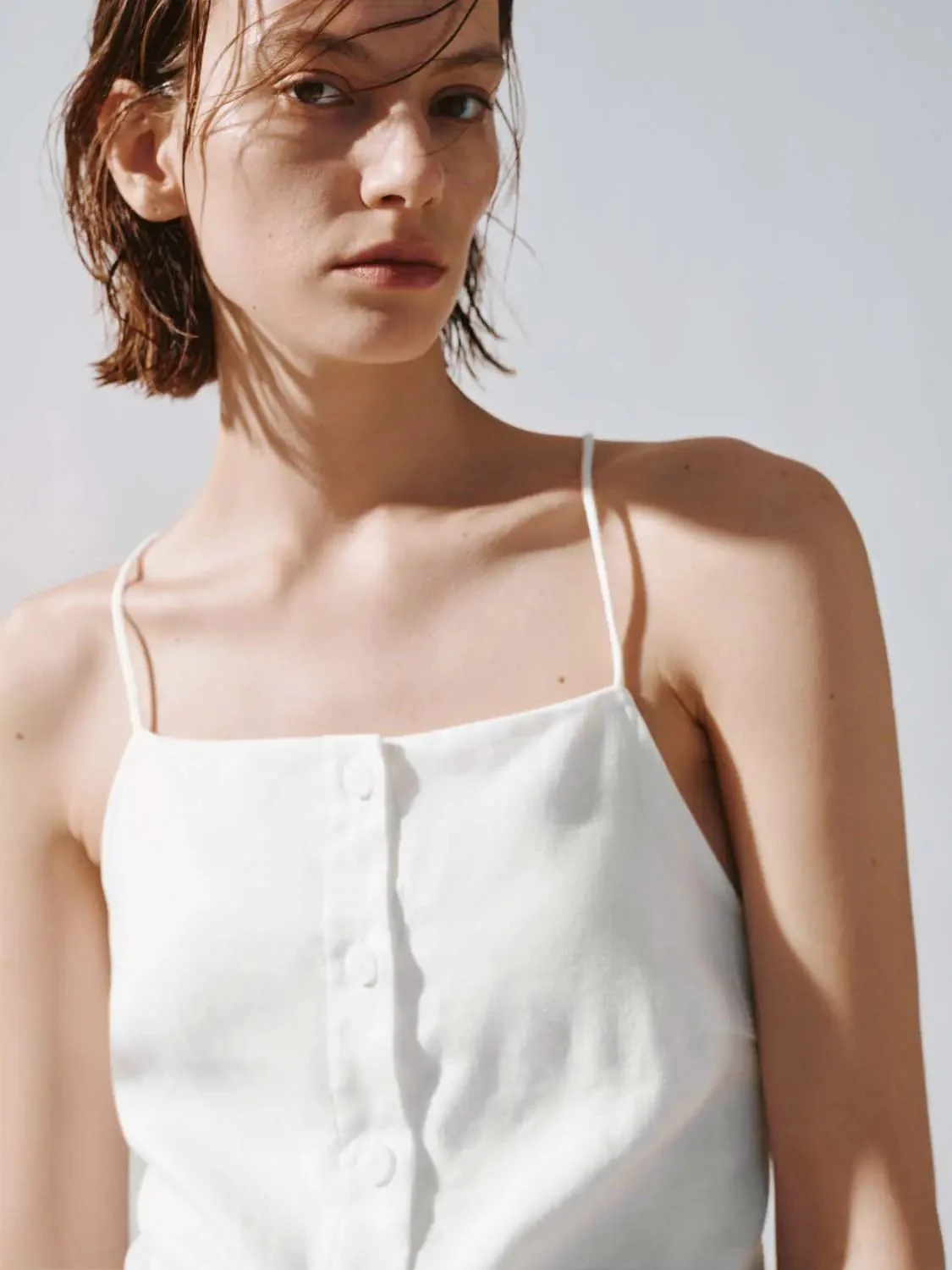 14553-lace-trim-strappy-button-detail-linen-lyocell-cami-tops-3.webp Lace Trim Strappy Button Detail Linen Lyocell Cami Tops