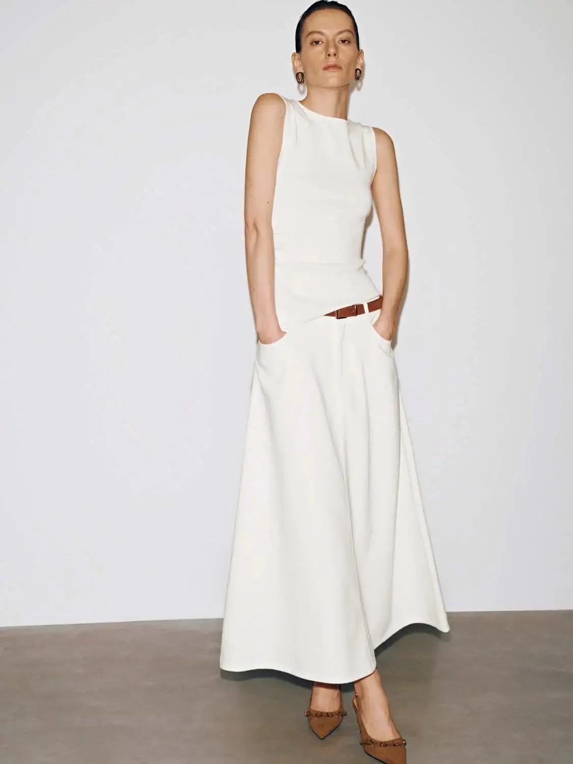 14727-sleeveless-skinny-fit-ruched-knitted-t-shirts-6.webp Sleeveless Skinny-Fit Ruched Knitted T-Shirts