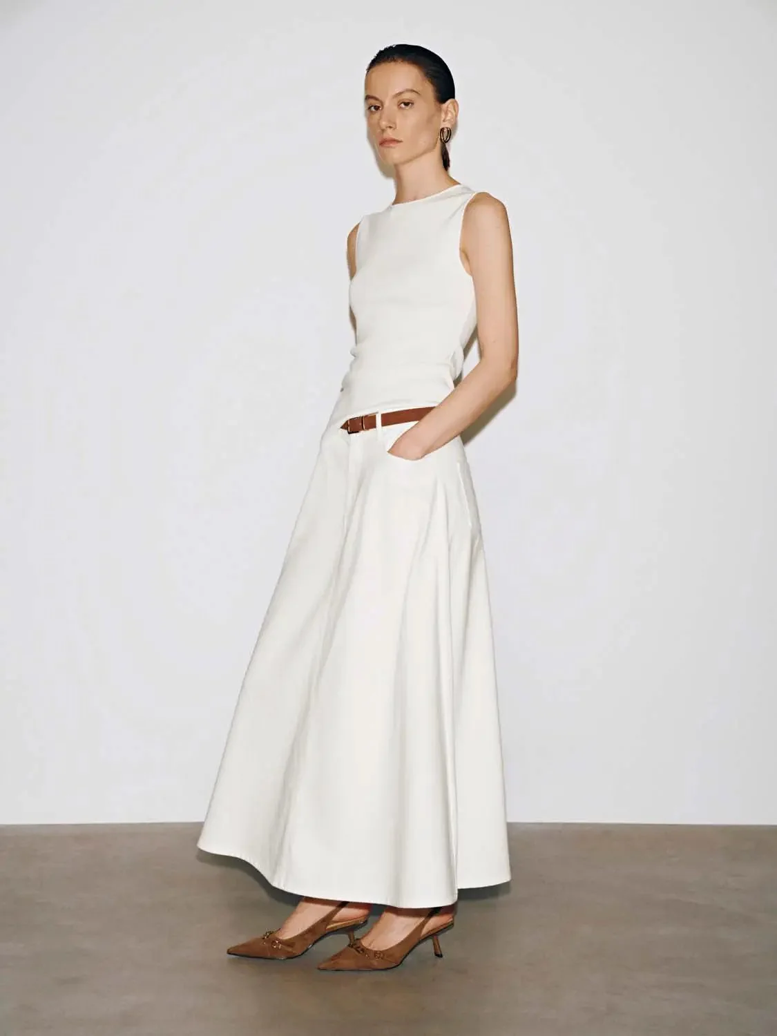 14727-sleeveless-skinny-fit-ruched-knitted-t-shirts-8.webp Sleeveless Skinny-Fit Ruched Knitted T-Shirts