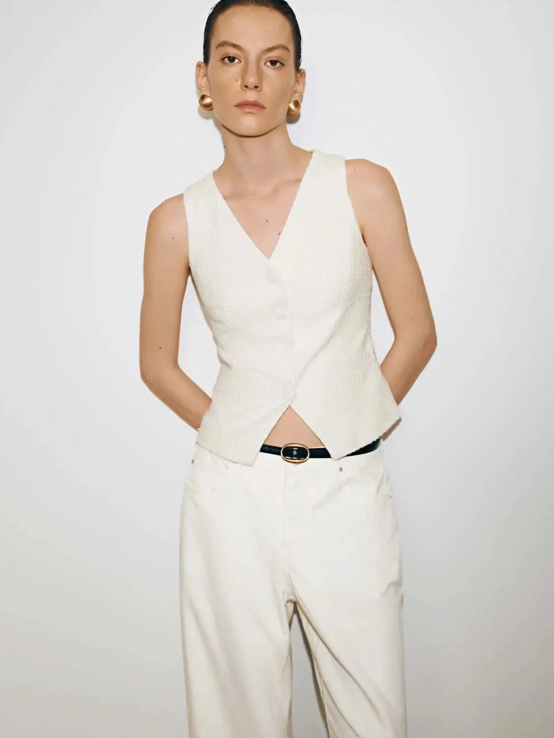 14816-contrast-trim-belted-pleated-glamor-mini-vests-2.webp Contrast Trim Belted Pleated Glamor Mini Vests