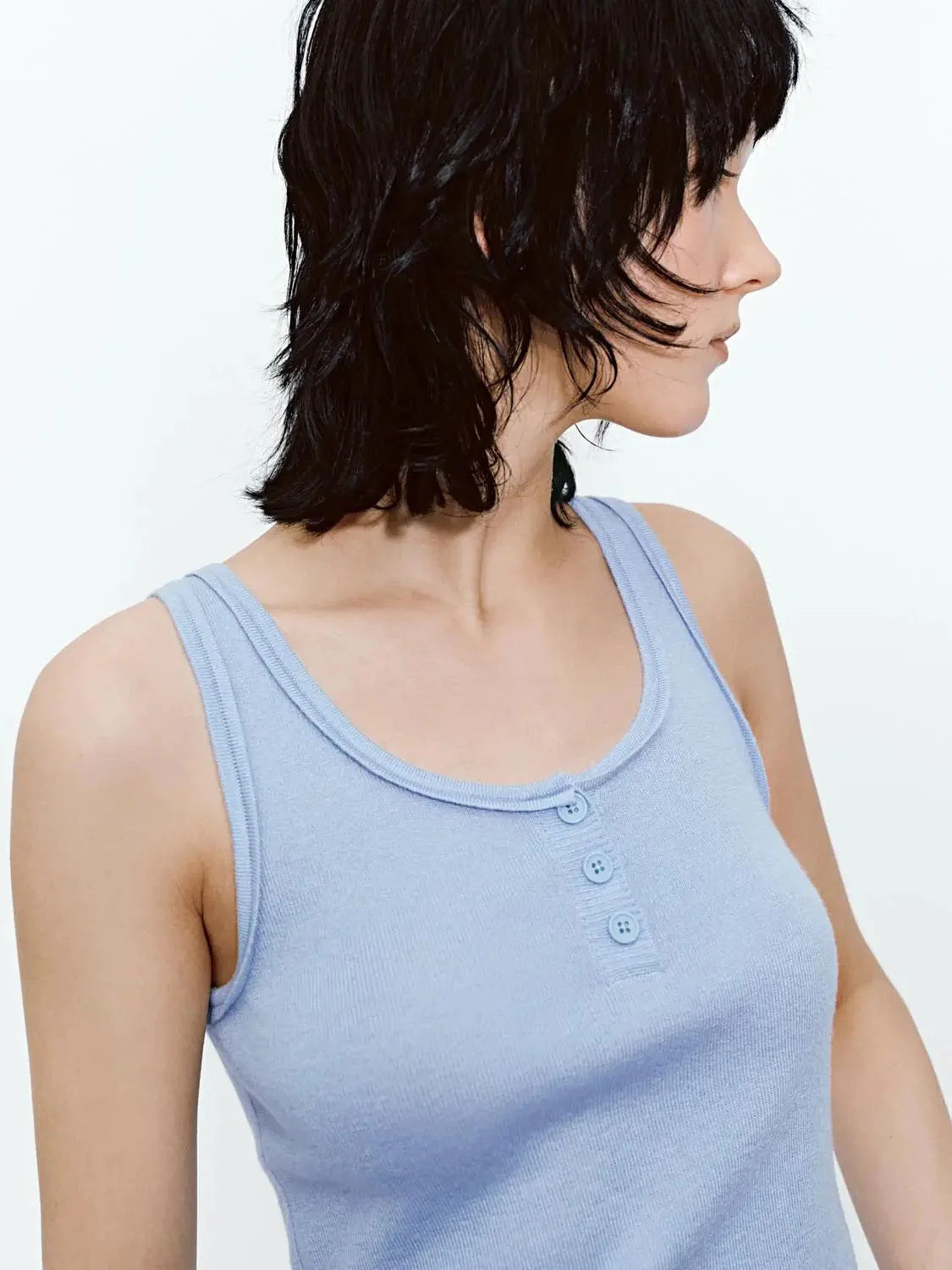14833-henley-neck-sleeveless-knitted-t-shirts-19.webp Henley Neck Sleeveless Knitted T-Shirts