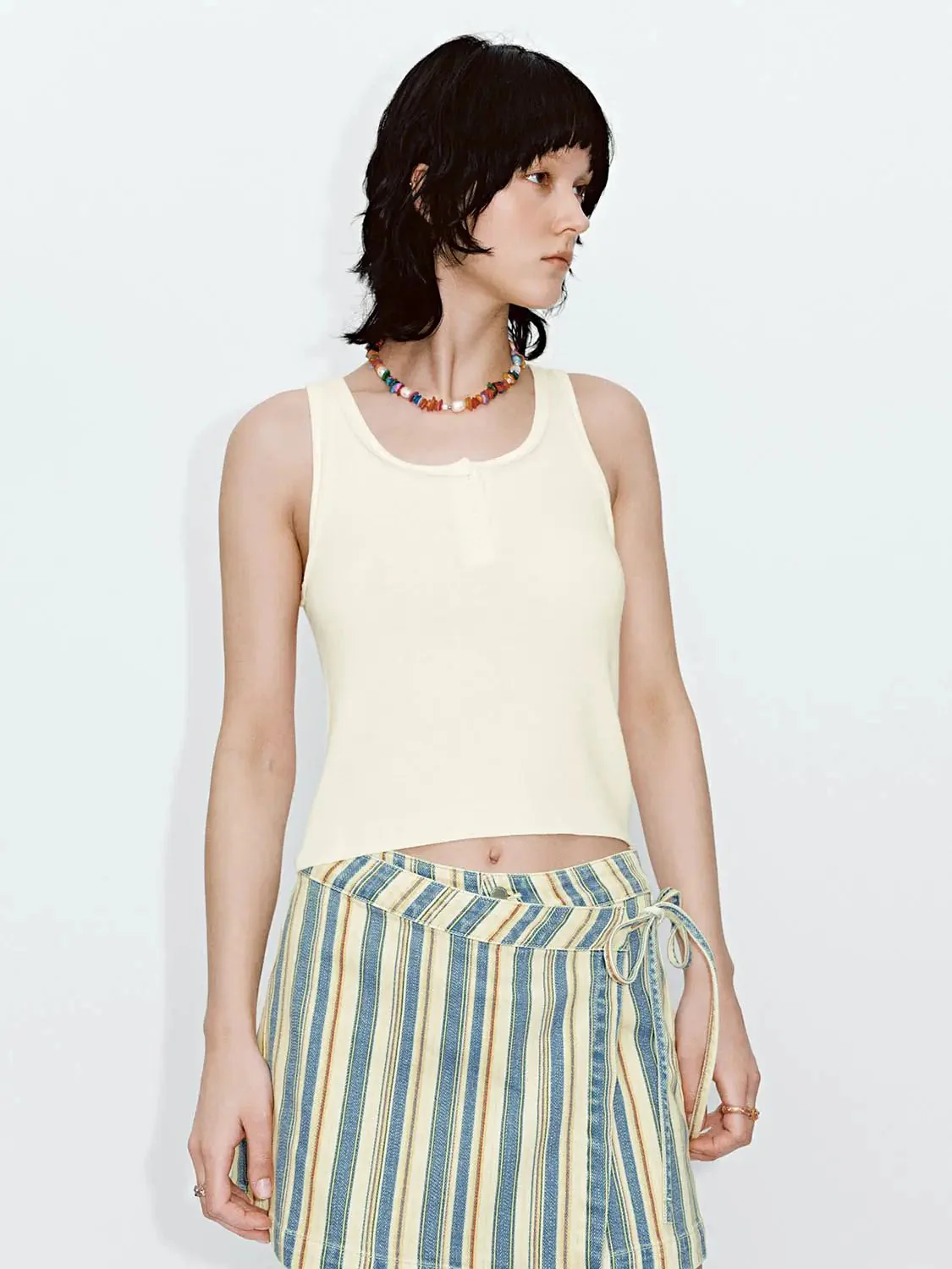 14833-henley-neck-sleeveless-knitted-t-shirts-9.webp Henley Neck Sleeveless Knitted T-Shirts