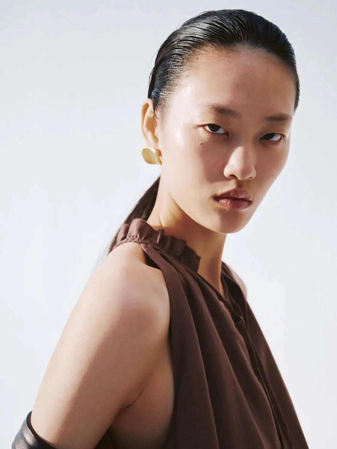 14858-frill-collar-tie-detail-sleeveless-overhead-shirts-3.webp Frill Collar Tie Detail Sleeveless Overhead Shirts