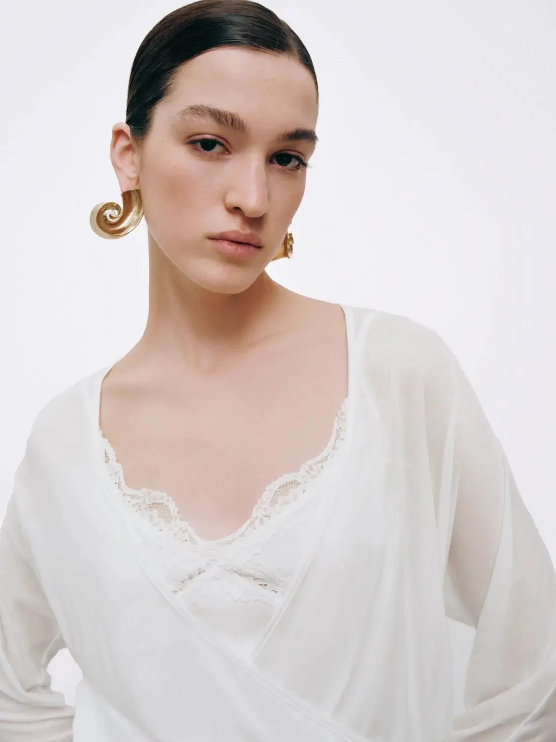 14907-lyocell-v-neck-lace-trim-long-sleeve-top-3.webp Lyocell V Neck Lace Trim Long Sleeve Top