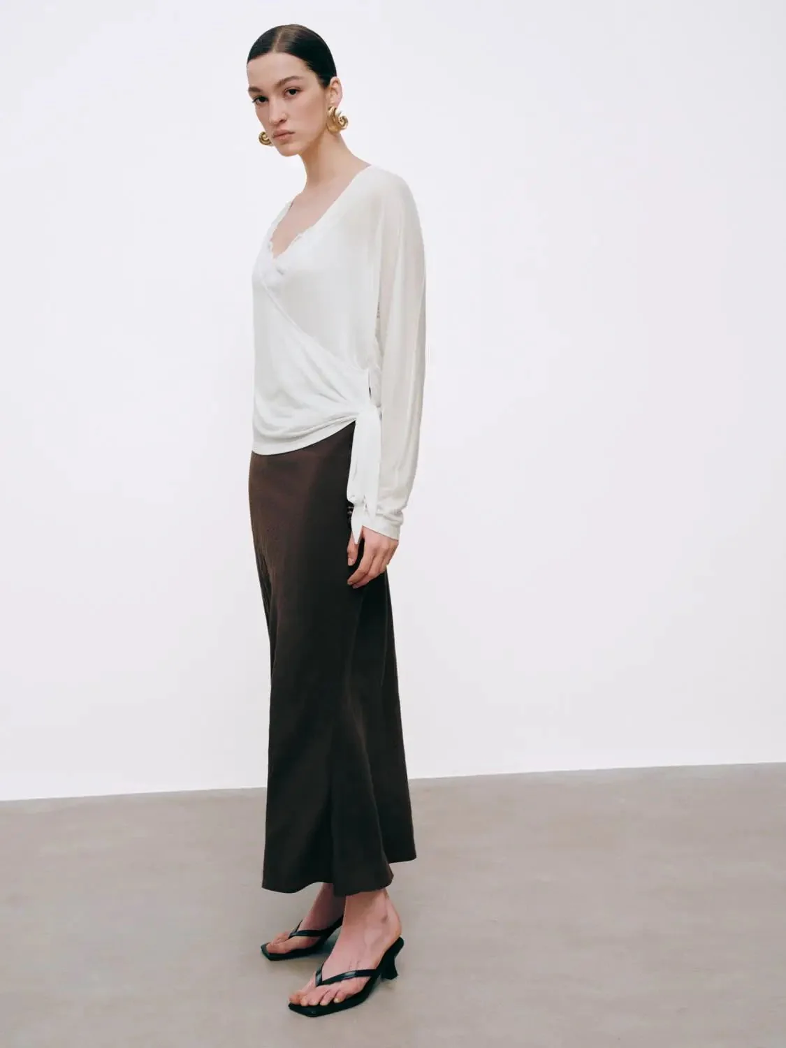 14907-lyocell-v-neck-lace-trim-long-sleeve-top-5.webp Lyocell V Neck Lace Trim Long Sleeve Top