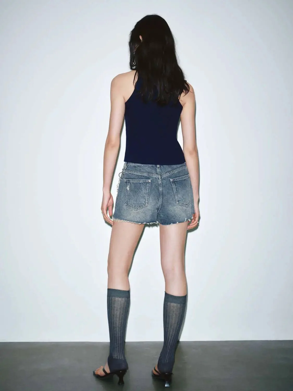 1492-cotton-polo-collar-with-button-detail-tank-top-4.webp Cotton Polo Collar With Button Detail Tank Top