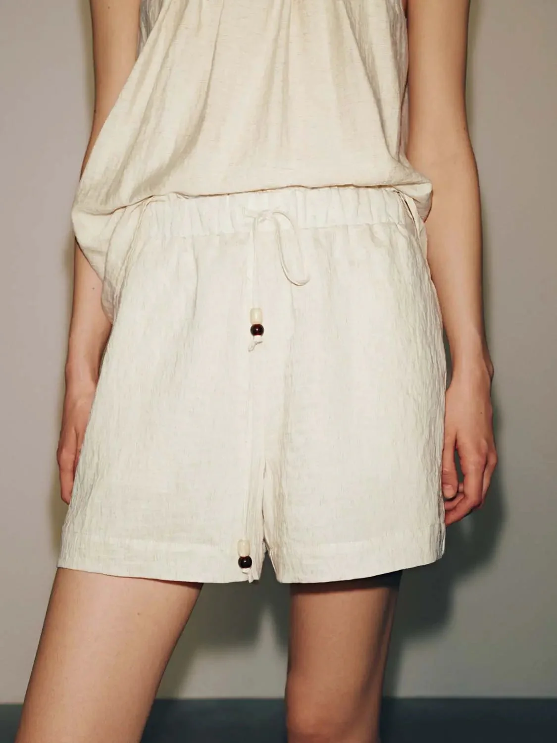 14988-drawstring-pull-on-loose-fit-shorts-4.webp Drawstring Pull On Loose-Fit Shorts