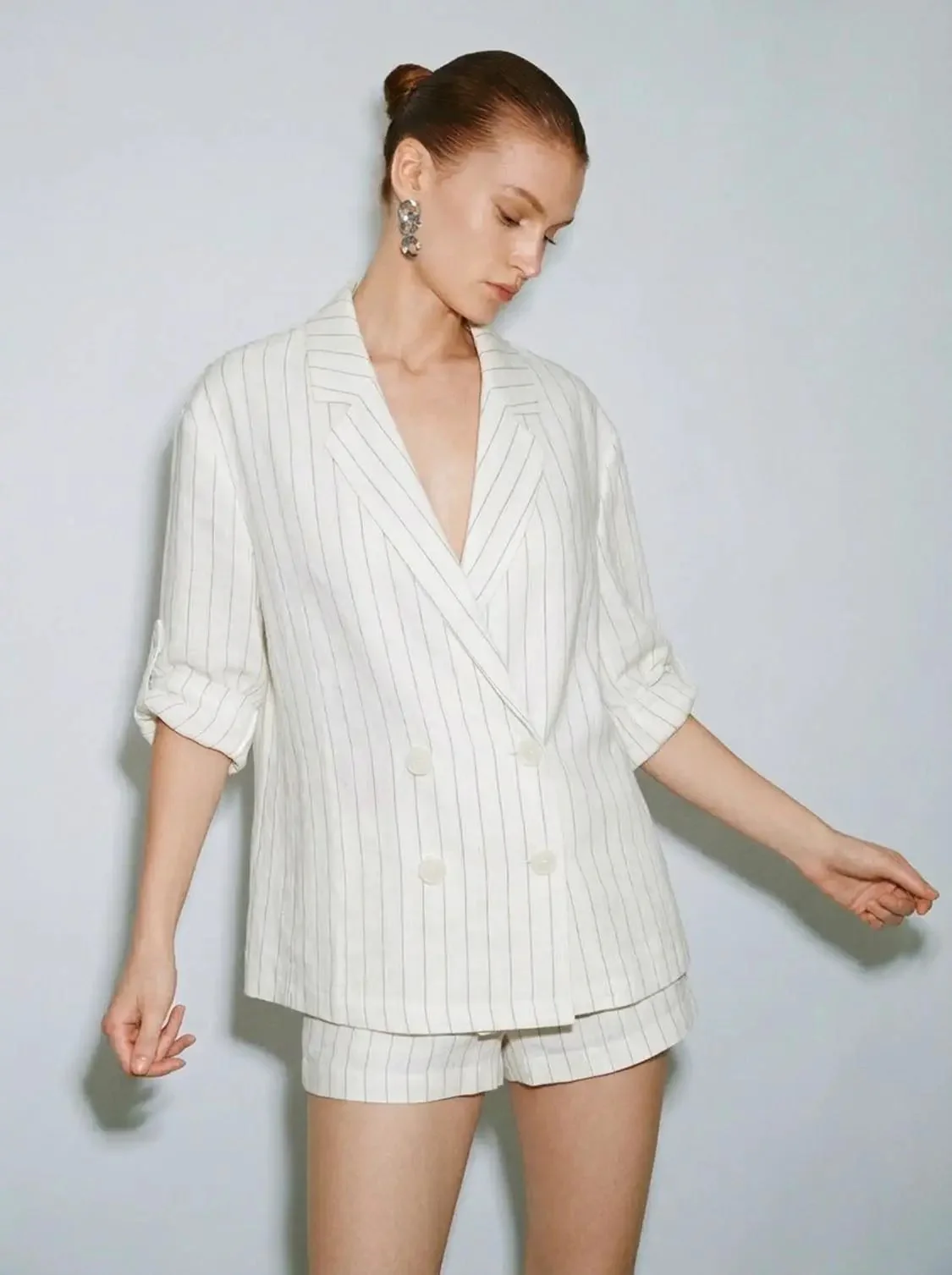 15034-striped-double-breasted-loose-fit-blazers-2.webp Striped Double-Breasted Loose-Fit Blazers