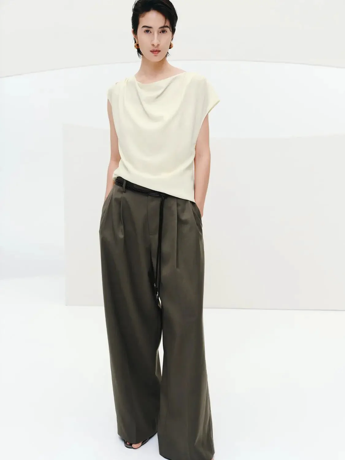 15065-cowl-neck-sleeveless-overhead-shirt-4.webp Cowl Neck Sleeveless Overhead Shirt