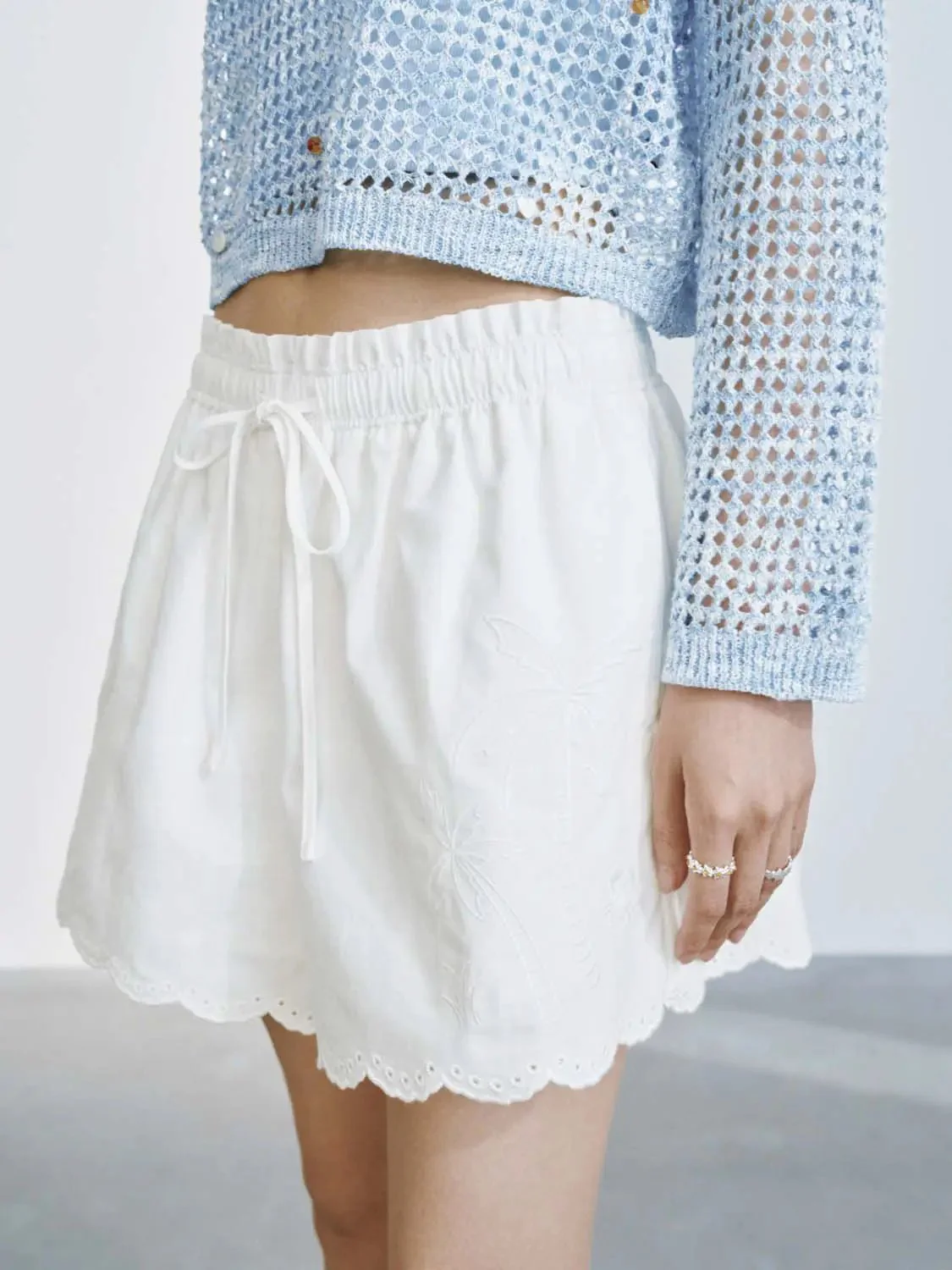 15077-guipure-lace-drawstring-pull-on-shorts-4.webp Guipure Lace Drawstring Pull On Shorts