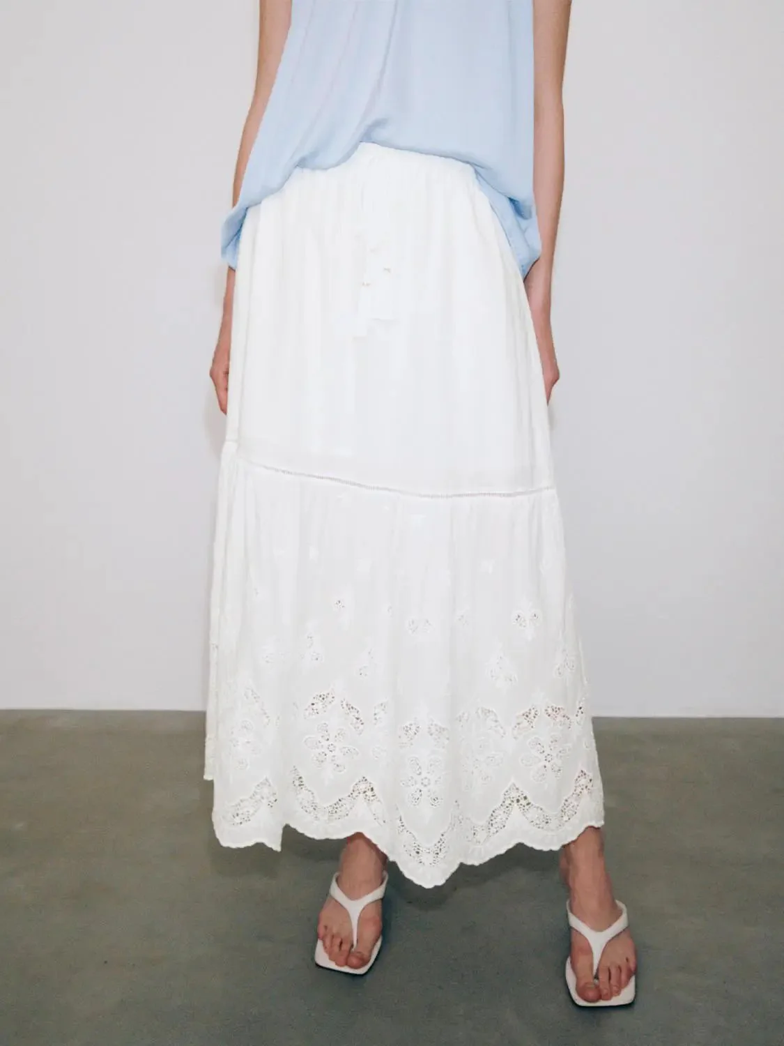 15104-guipure-lace-tiered-drawstring-pull-on-a-line-midi-skirts-1.webp Guipure Lace Tiered Drawstring Pull On A-Line Midi Skirts