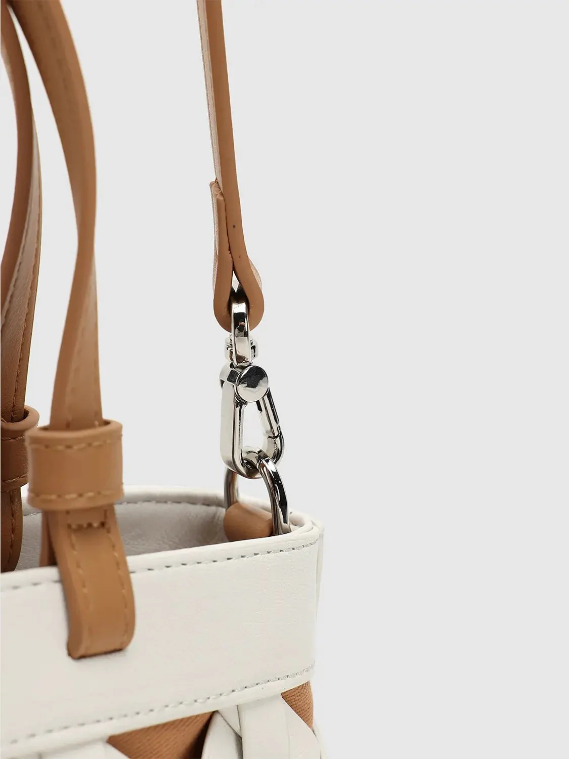 15109-contrast-woven-handle-shoulder-bags-6.webp Contrast Woven Handle Shoulder Bags
