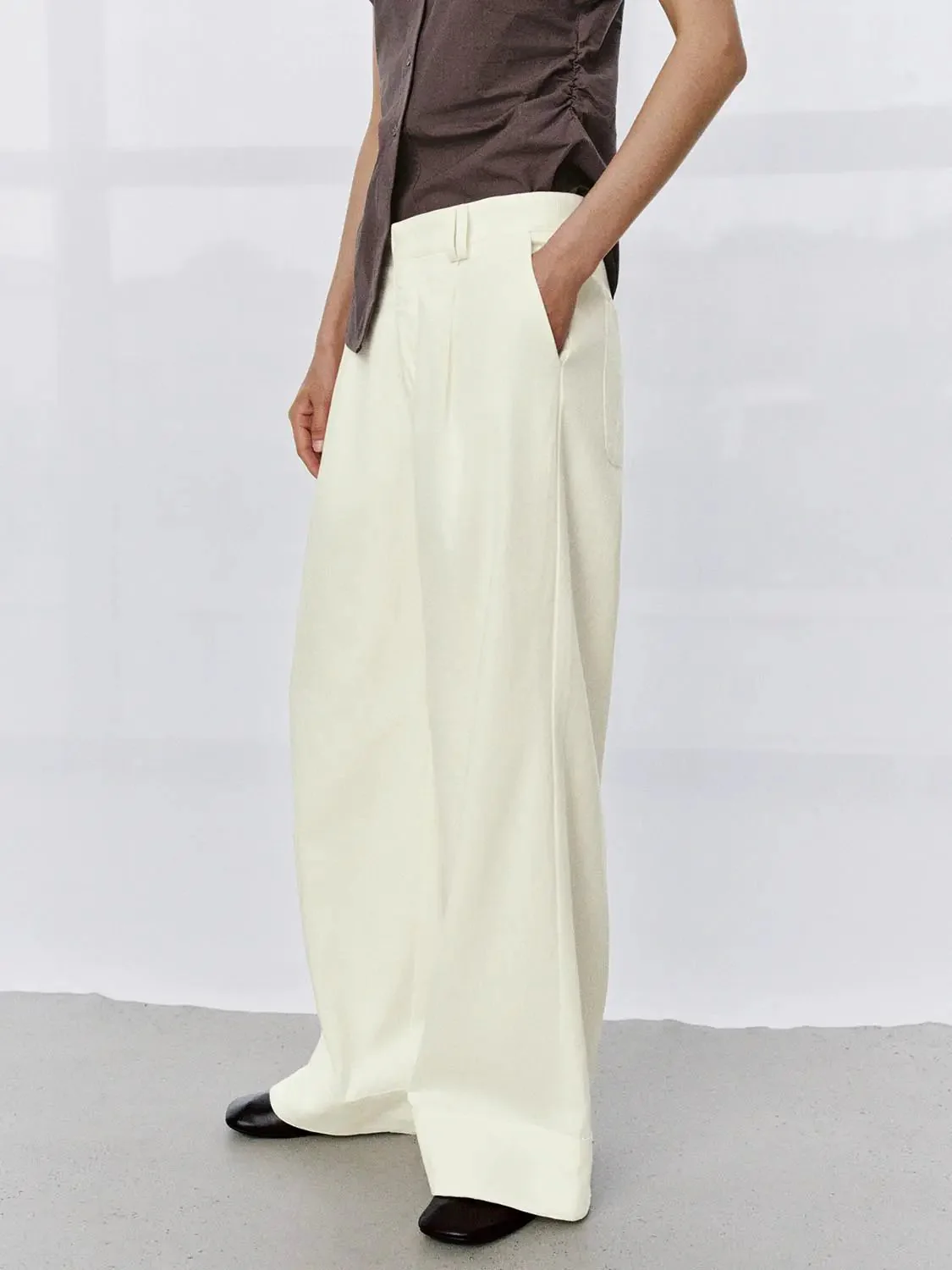 15120-pleated-wide-leg-pants-3.webp Pleated Wide Leg Pants