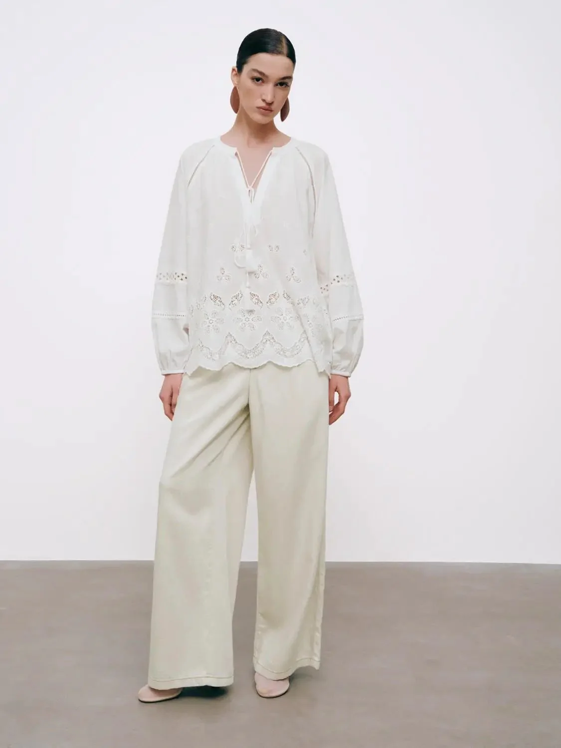 V-Neck Guipure Lace Overhead Shirts
