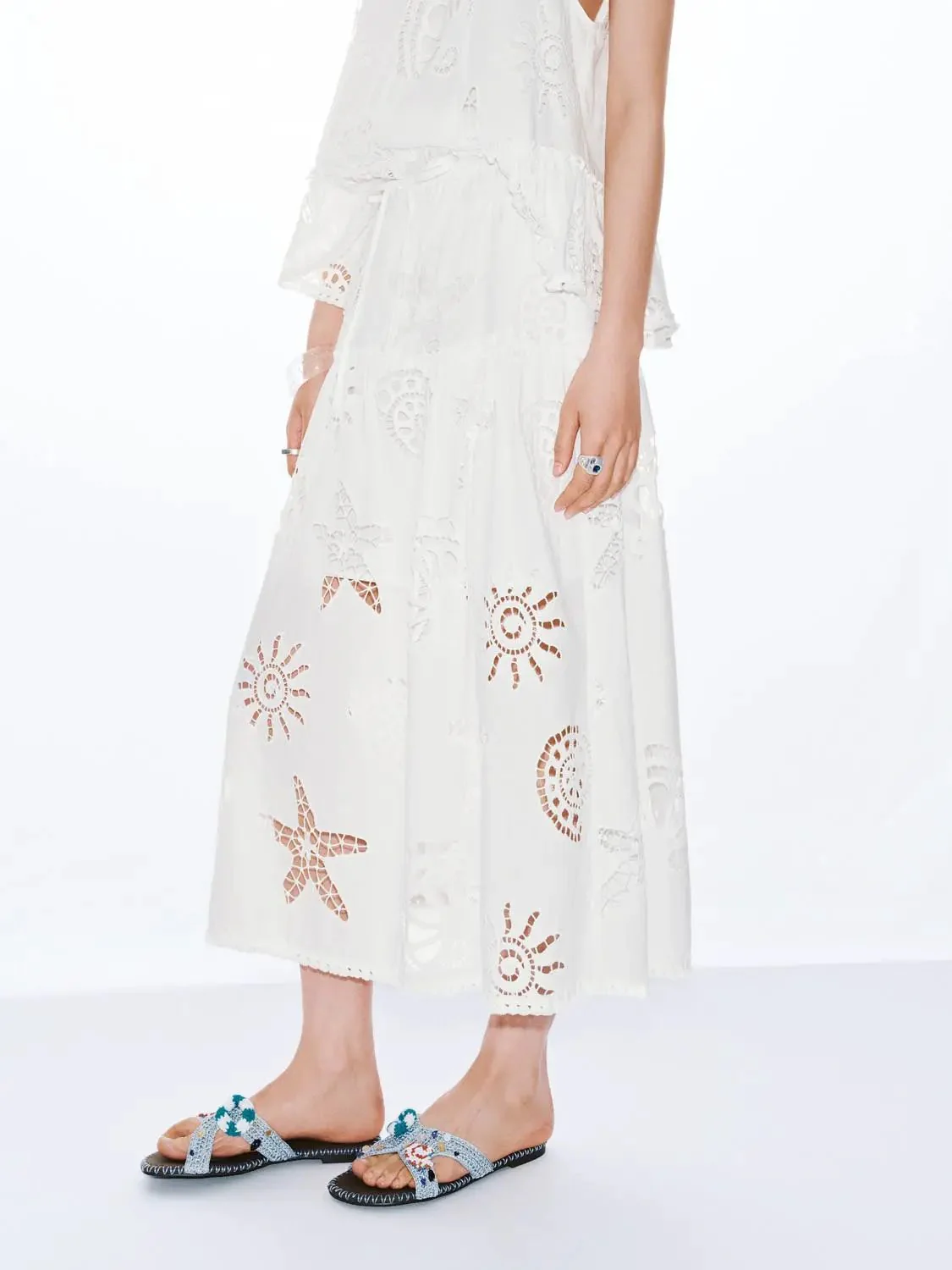 15145-guipure-lace-drawstring-pull-on-a-line-midi-skirts-3.webp Guipure Lace Drawstring Pull On A-Line Midi Skirts