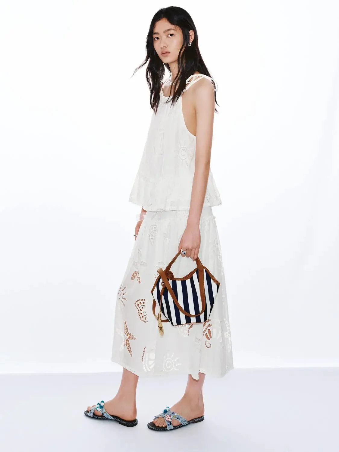 15145-guipure-lace-drawstring-pull-on-a-line-midi-skirts-5.webp Guipure Lace Drawstring Pull On A-Line Midi Skirts