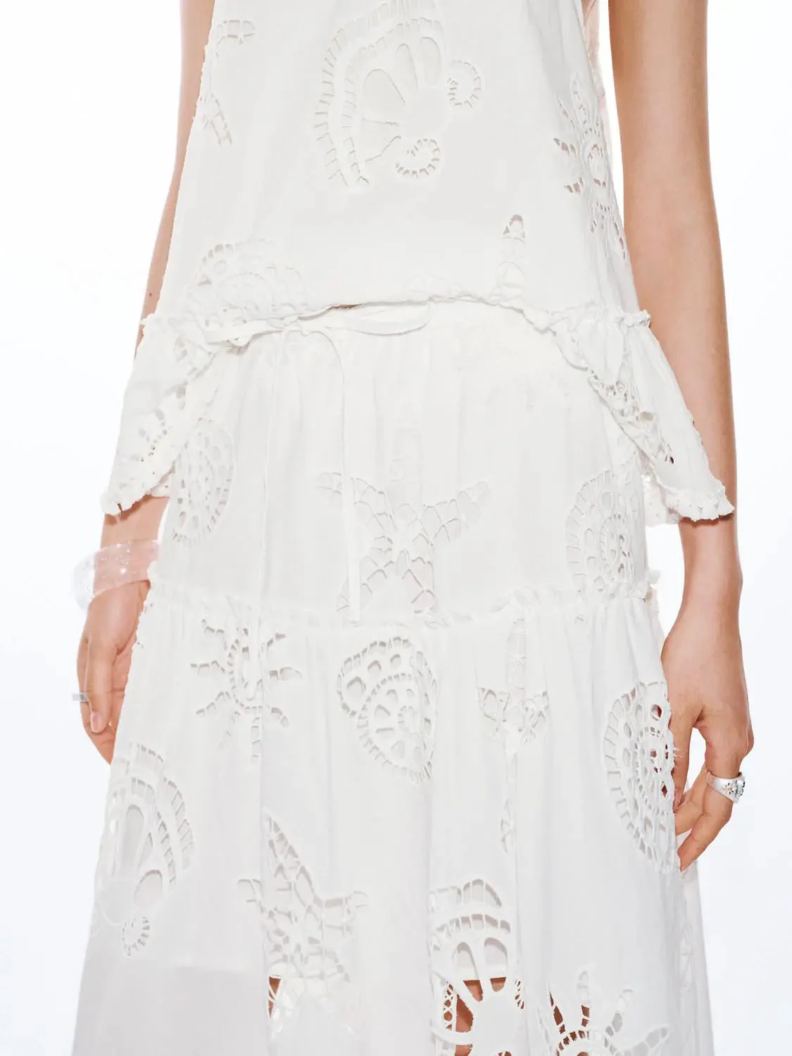 15145-guipure-lace-drawstring-pull-on-a-line-midi-skirts-6.webp Guipure Lace Drawstring Pull On A-Line Midi Skirts