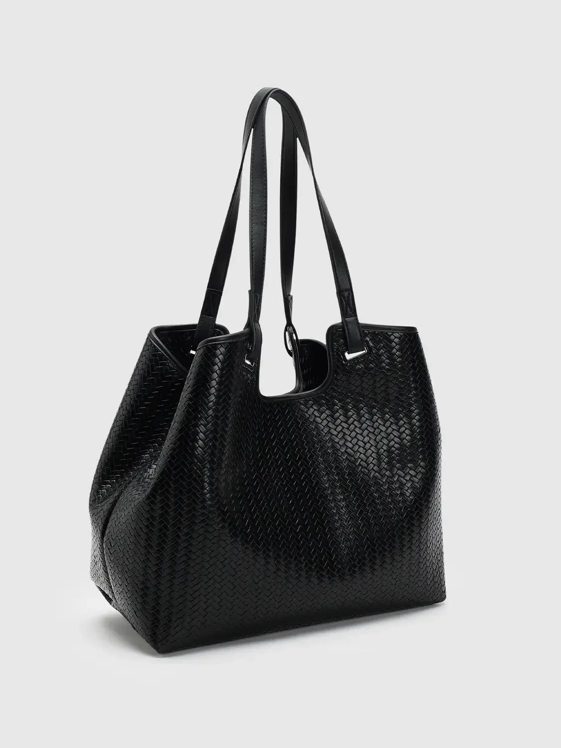 15156-oversize-faux-leather-woven-shoulder-bags-3.webp Oversize Faux Leather Woven Shoulder Bags