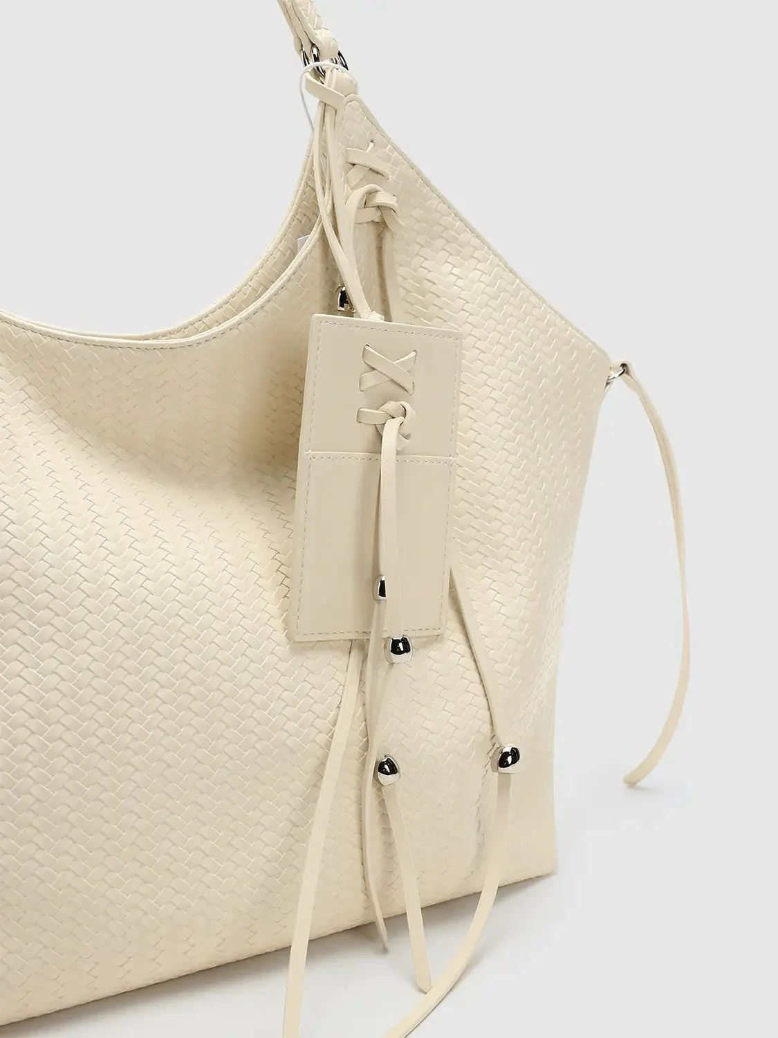 15176-oversize-faux-leather-woven-shoulder-bags-13.webp Oversize Faux Leather Woven Shoulder Bags