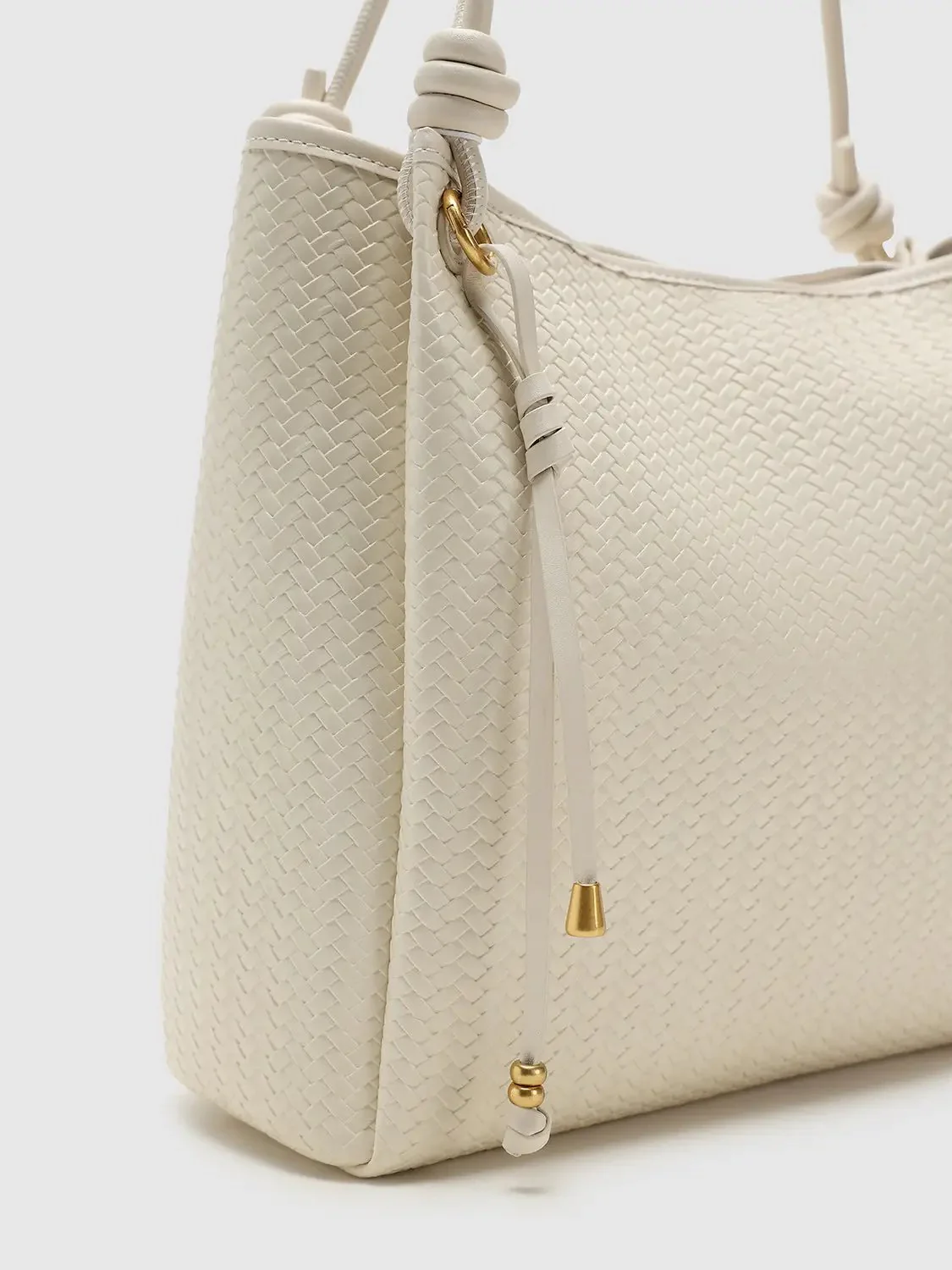 15195-oversize-faux-leather-woven-shoulder-bags-12.webp Oversize Faux Leather Woven Shoulder Bags