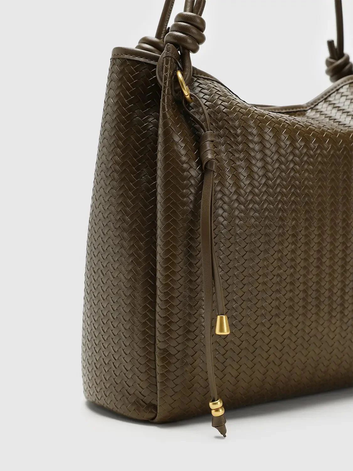 15195-oversize-faux-leather-woven-shoulder-bags-5.webp Oversize Faux Leather Woven Shoulder Bags