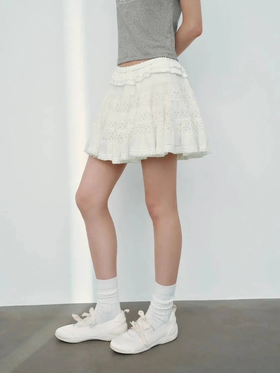 15216-guipure-lace-tiered-a-line-mini-skirts-3.webp Guipure Lace Tiered A-Line Mini Skirts