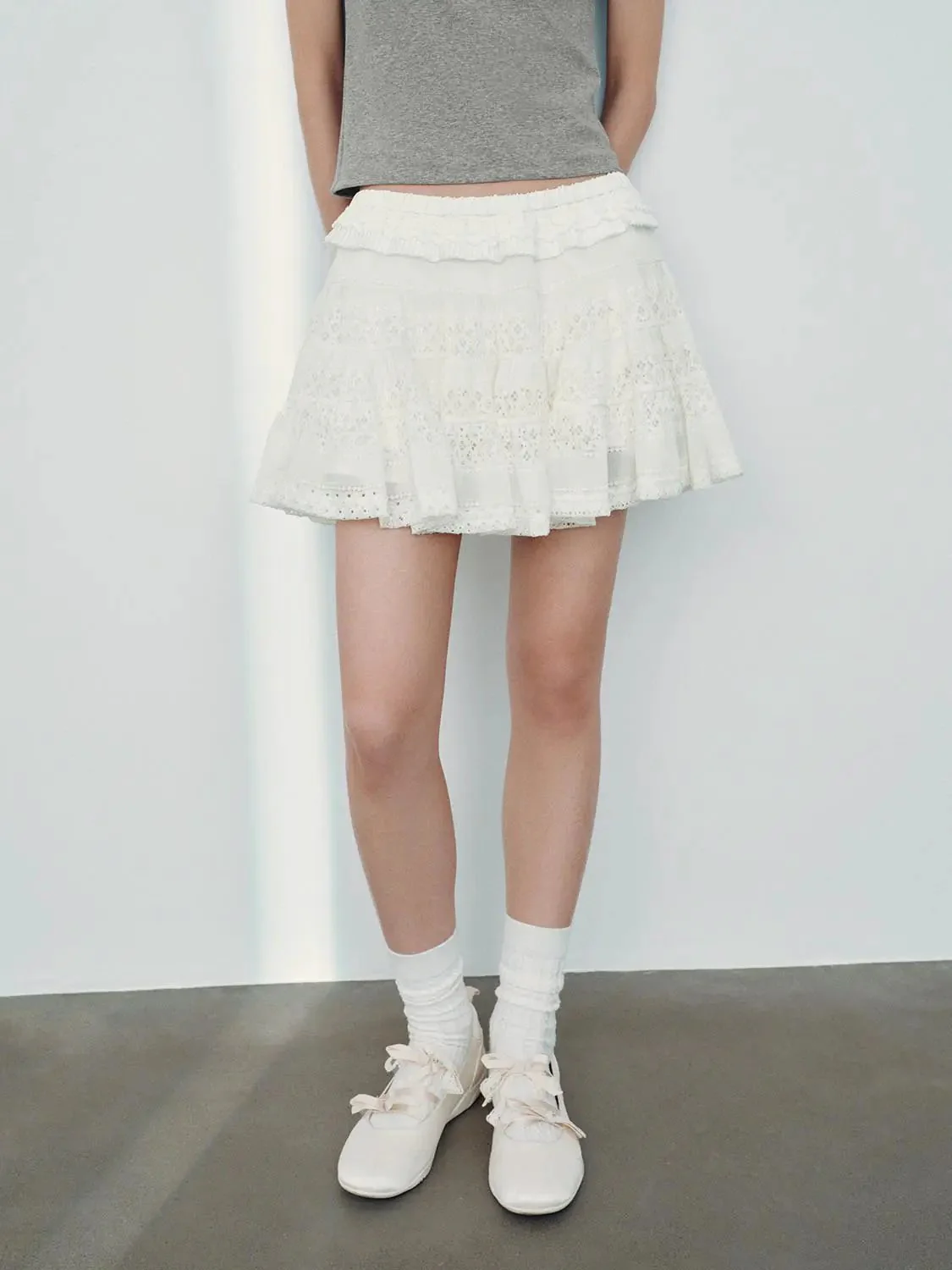 15216-guipure-lace-tiered-a-line-mini-skirts-9.webp Guipure Lace Tiered A-Line Mini Skirts