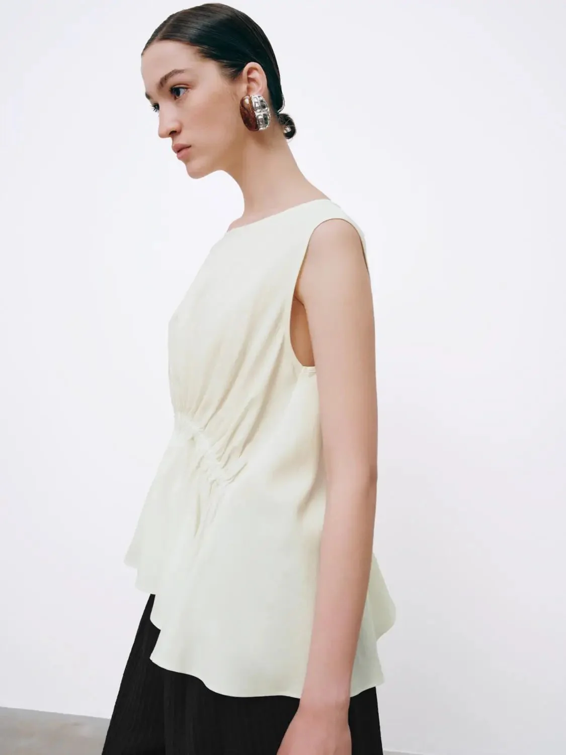 15317-linen-blend-crew-neck-shirring-detail-sleeveless-overhead-shirts-10.webp Linen Blend Crew Neck Shirring Detail Sleeveless Overhead Shirts