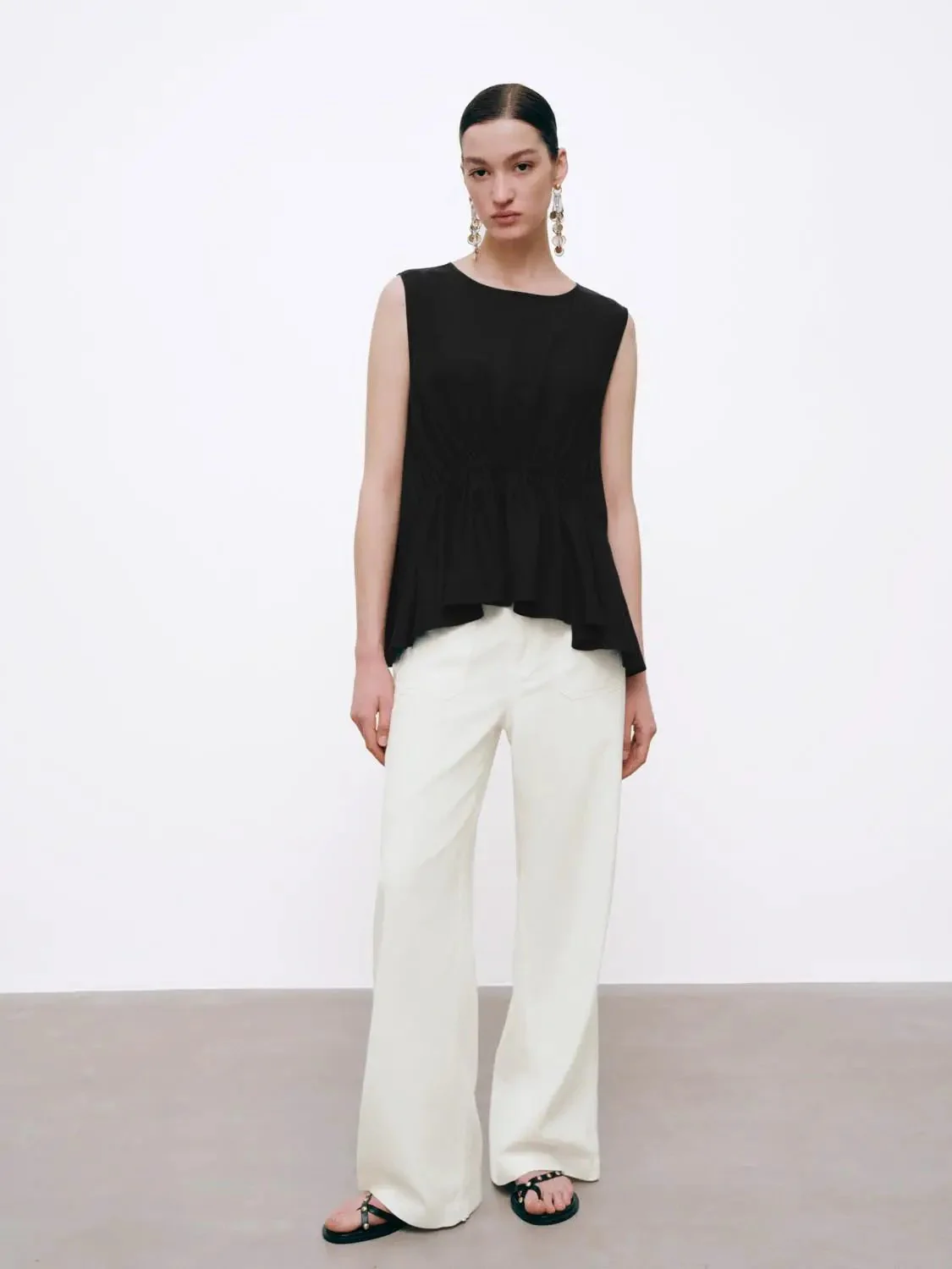 15317-linen-blend-crew-neck-shirring-detail-sleeveless-overhead-shirts-4.webp Linen Blend Crew Neck Shirring Detail Sleeveless Overhead Shirts