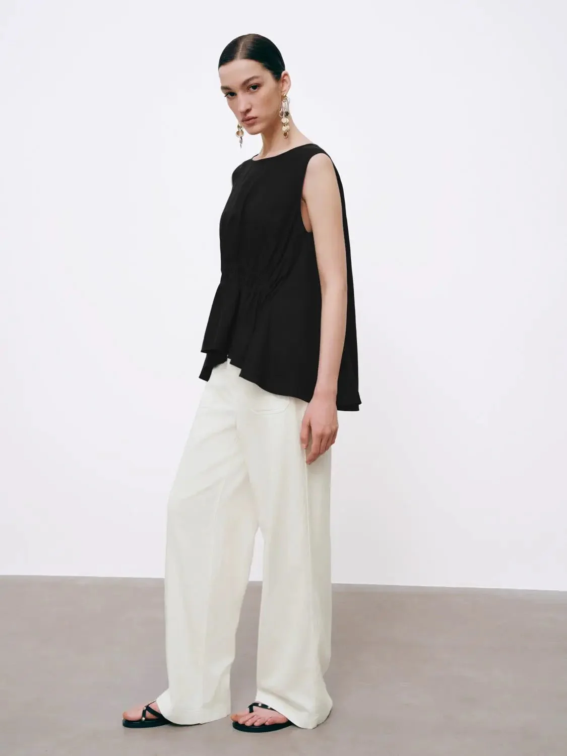 15317-linen-blend-crew-neck-shirring-detail-sleeveless-overhead-shirts-5.webp Linen Blend Crew Neck Shirring Detail Sleeveless Overhead Shirts