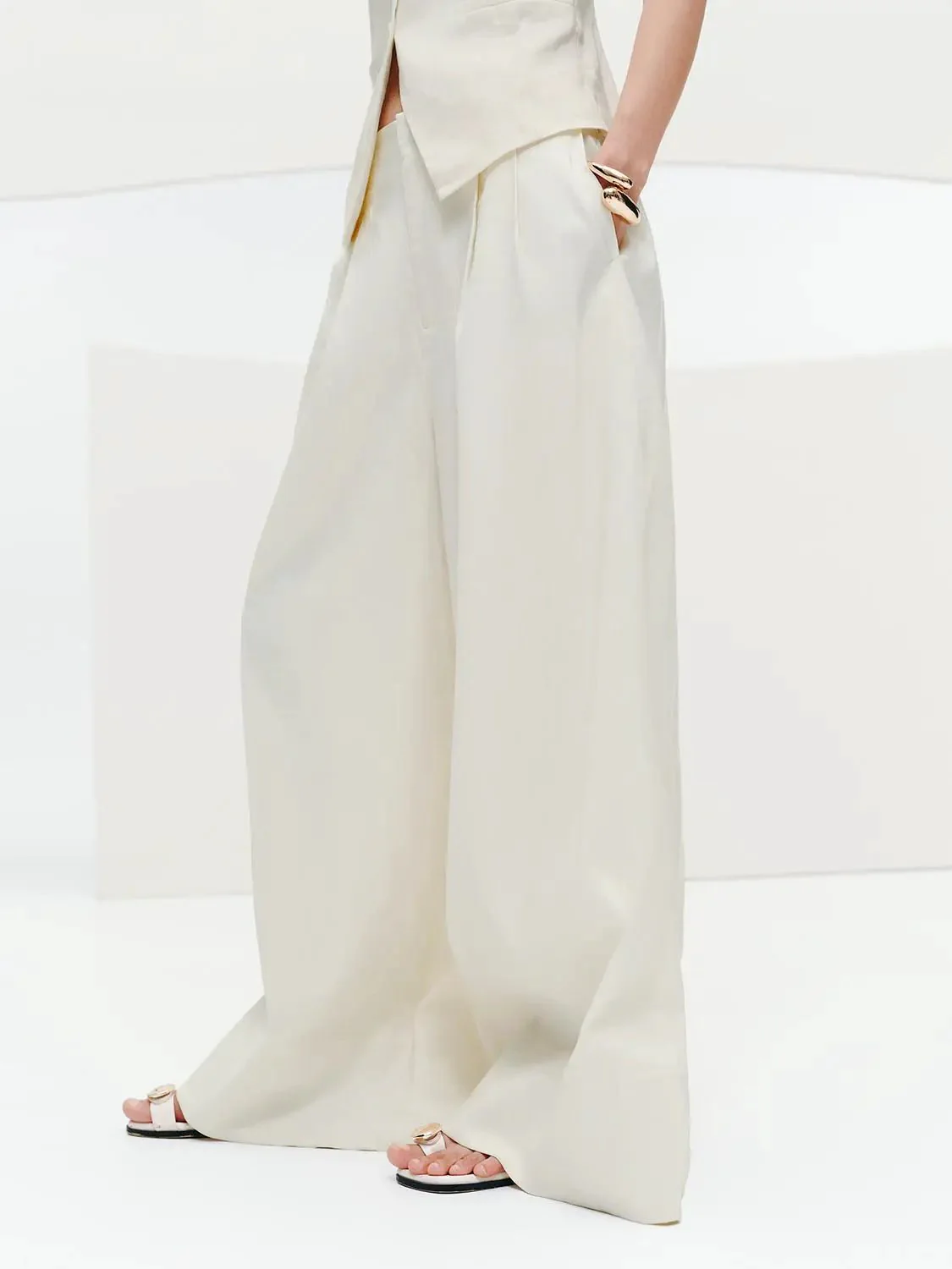 15400-linen-blend-pleated-wide-leg-pants-1.webp Linen Blend Pleated Wide Leg Pants